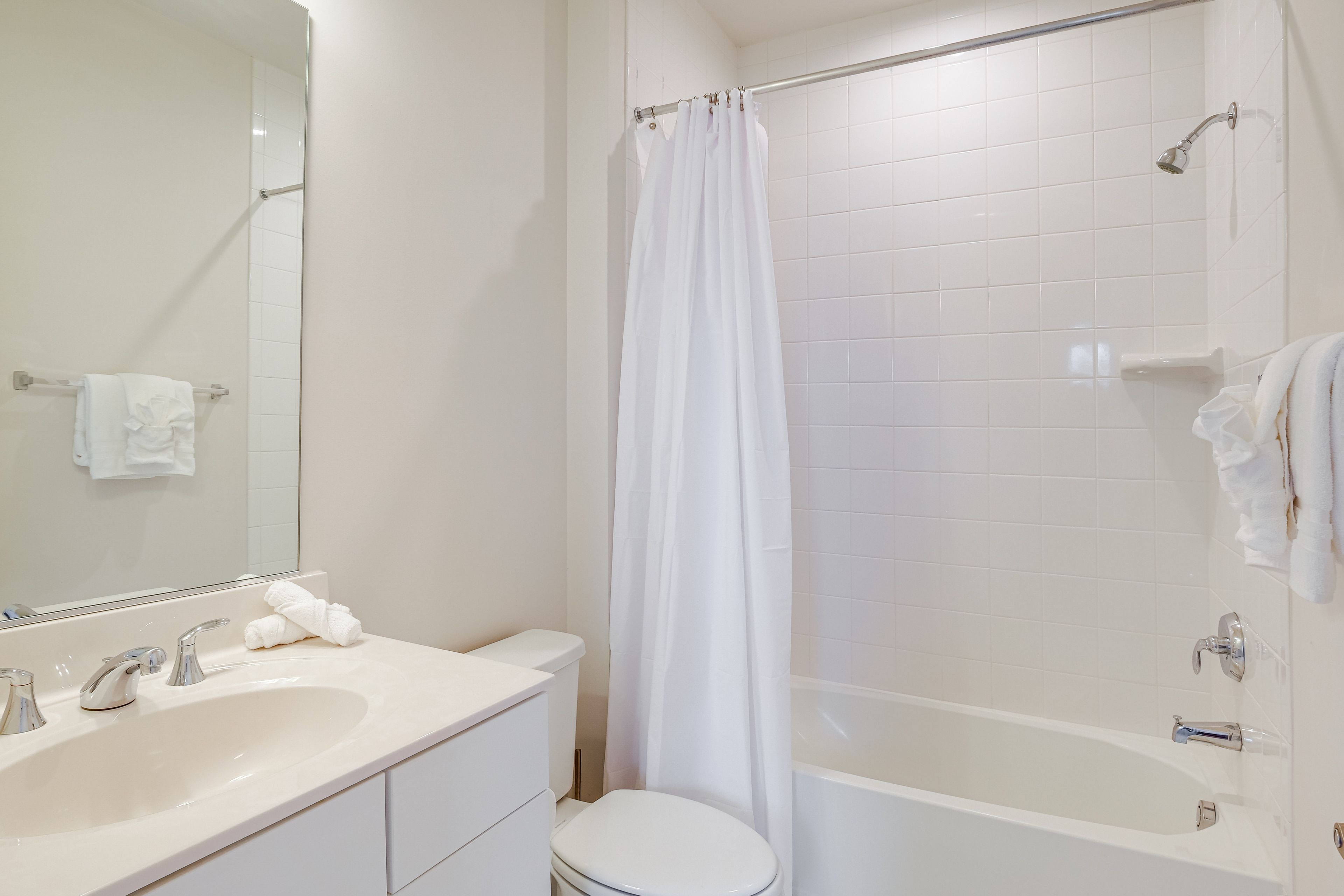 Full Bath | Towels | Hair Dryer | 3rd Floor