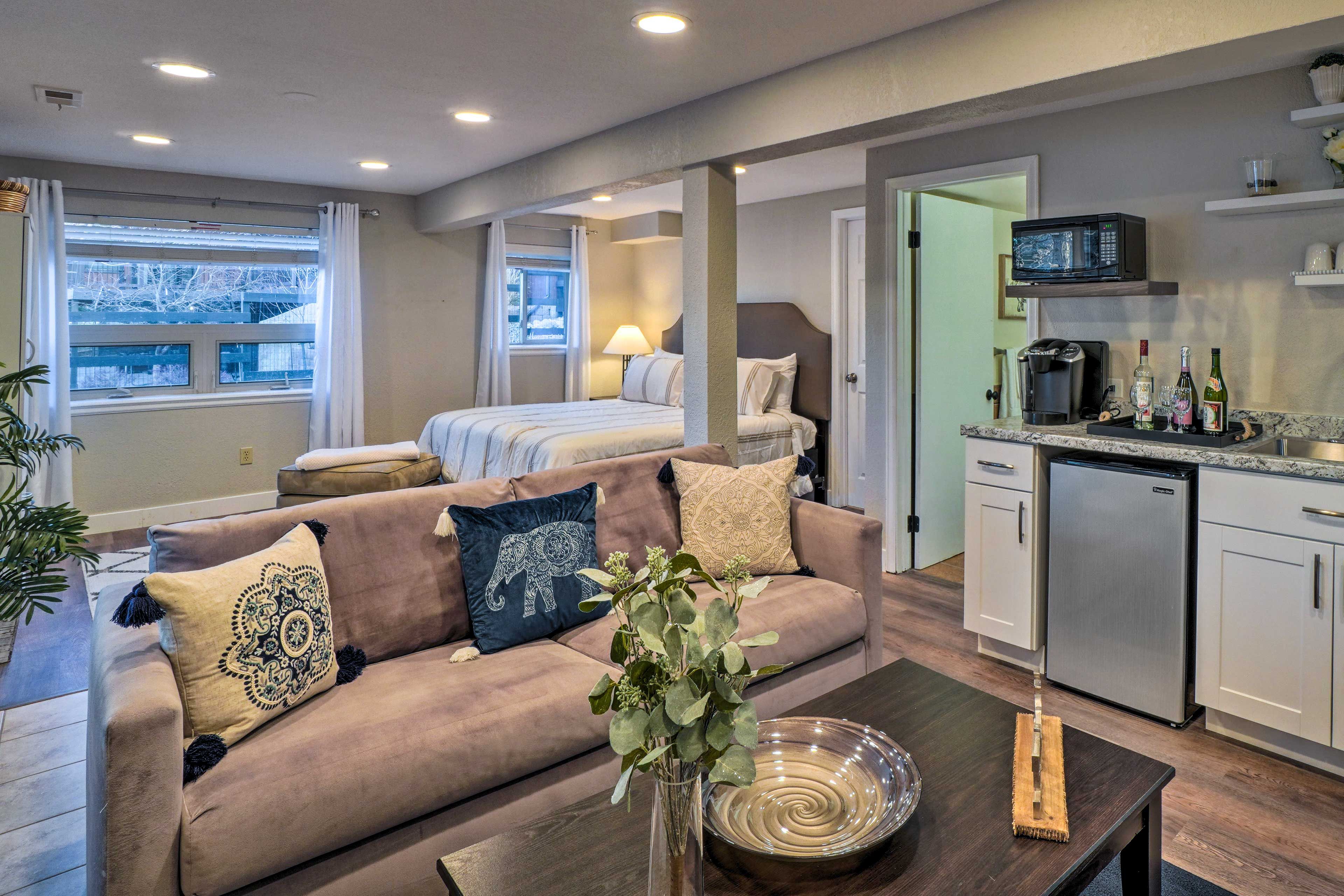 Parker Vacation Rental | Studio | 1BA | 900 Sq Ft | Step-Free Access