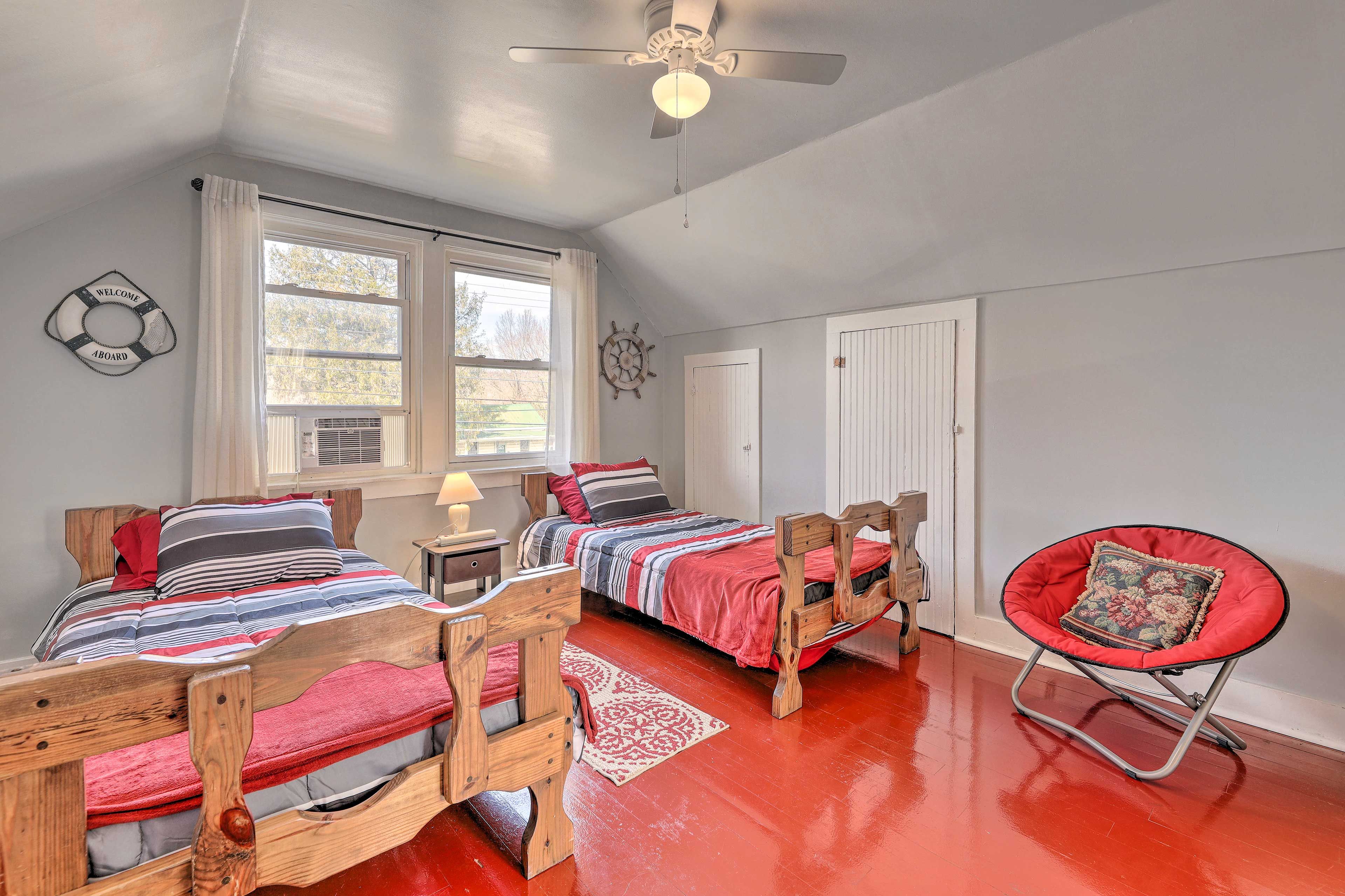Bedroom 3 | 2 Twin Beds | Pack 'n Play | 2nd Floor