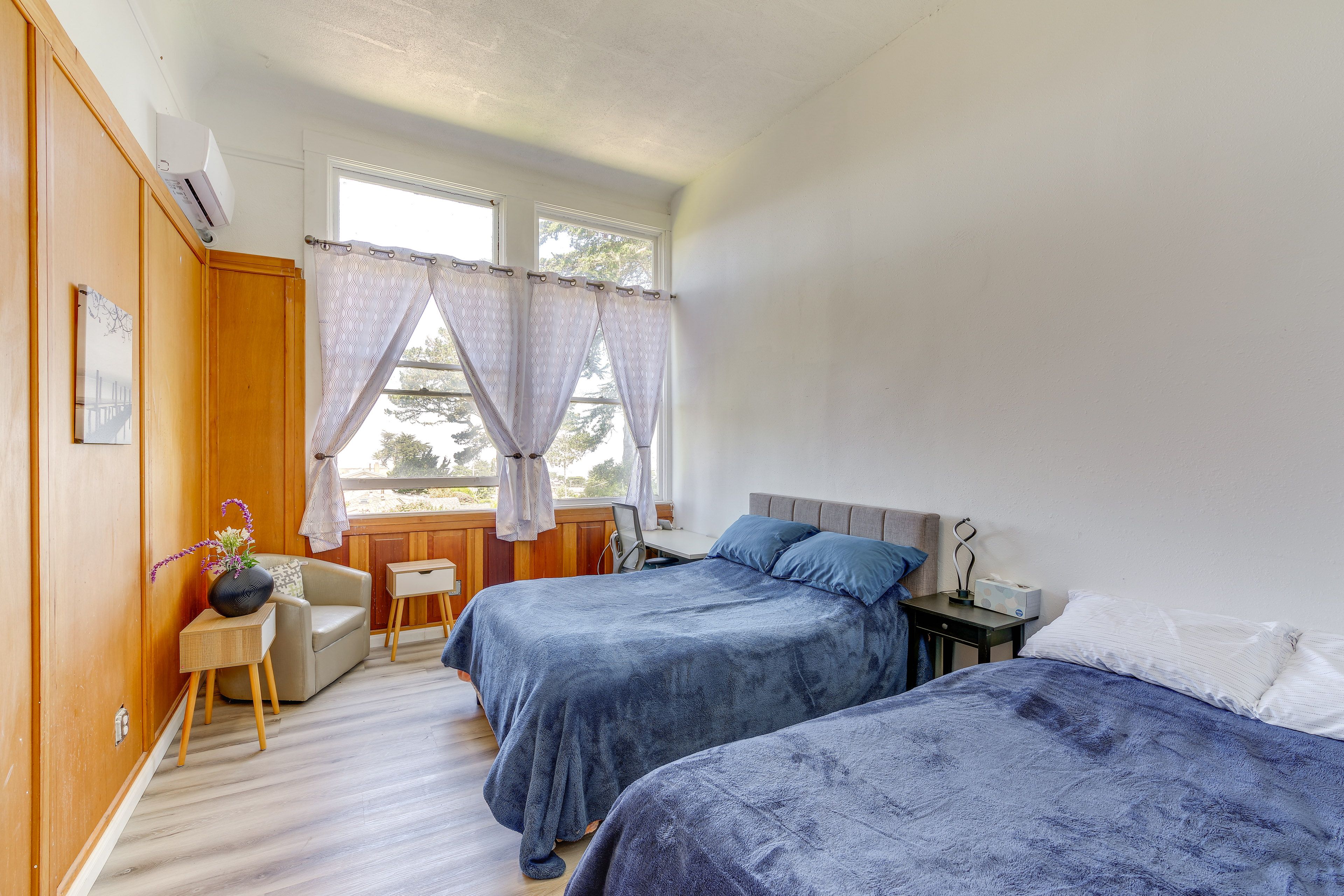 Bedroom 2 | 2 Queen Beds | Desk
