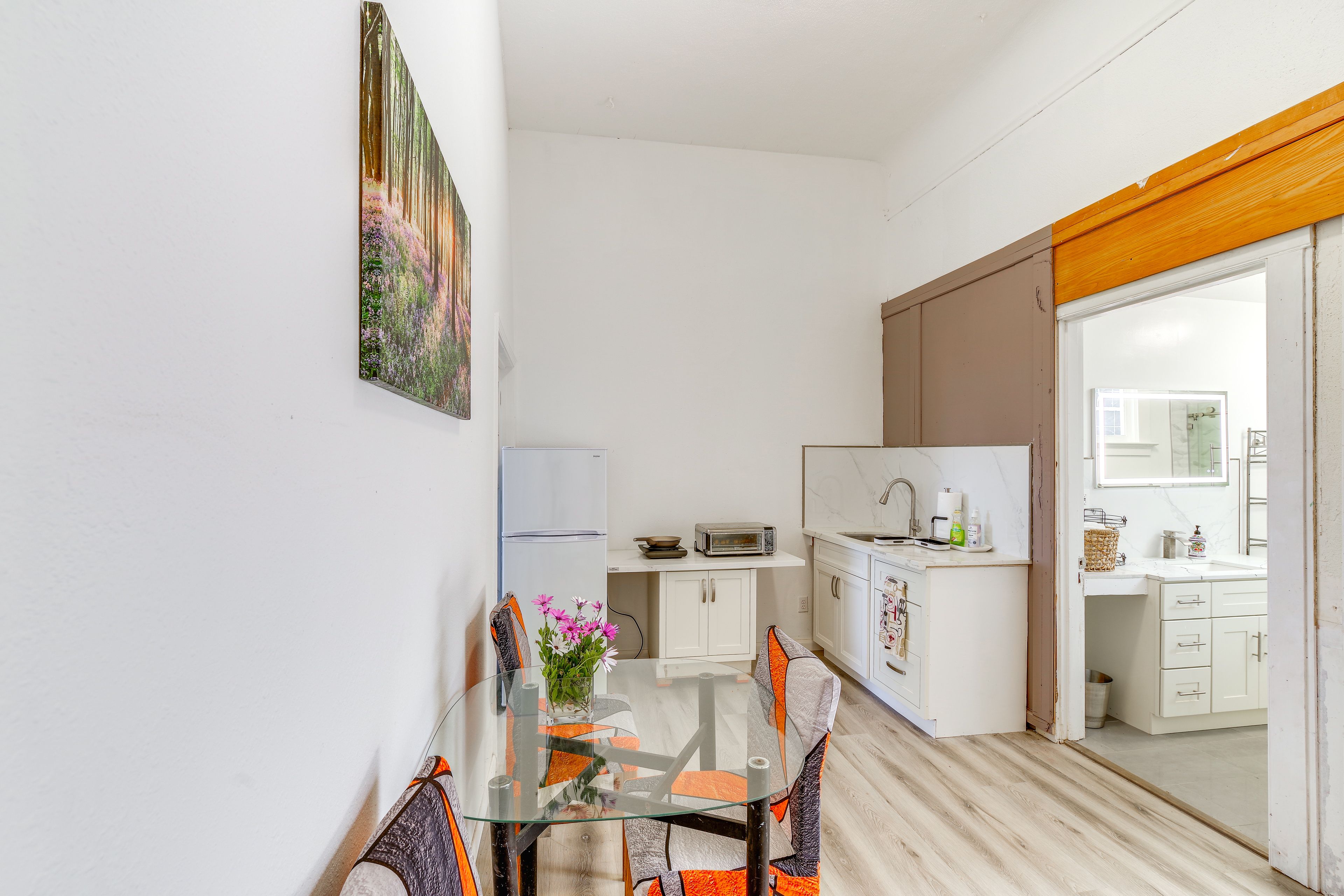 Kitchenette | Toaster Oven | Hot Plate
