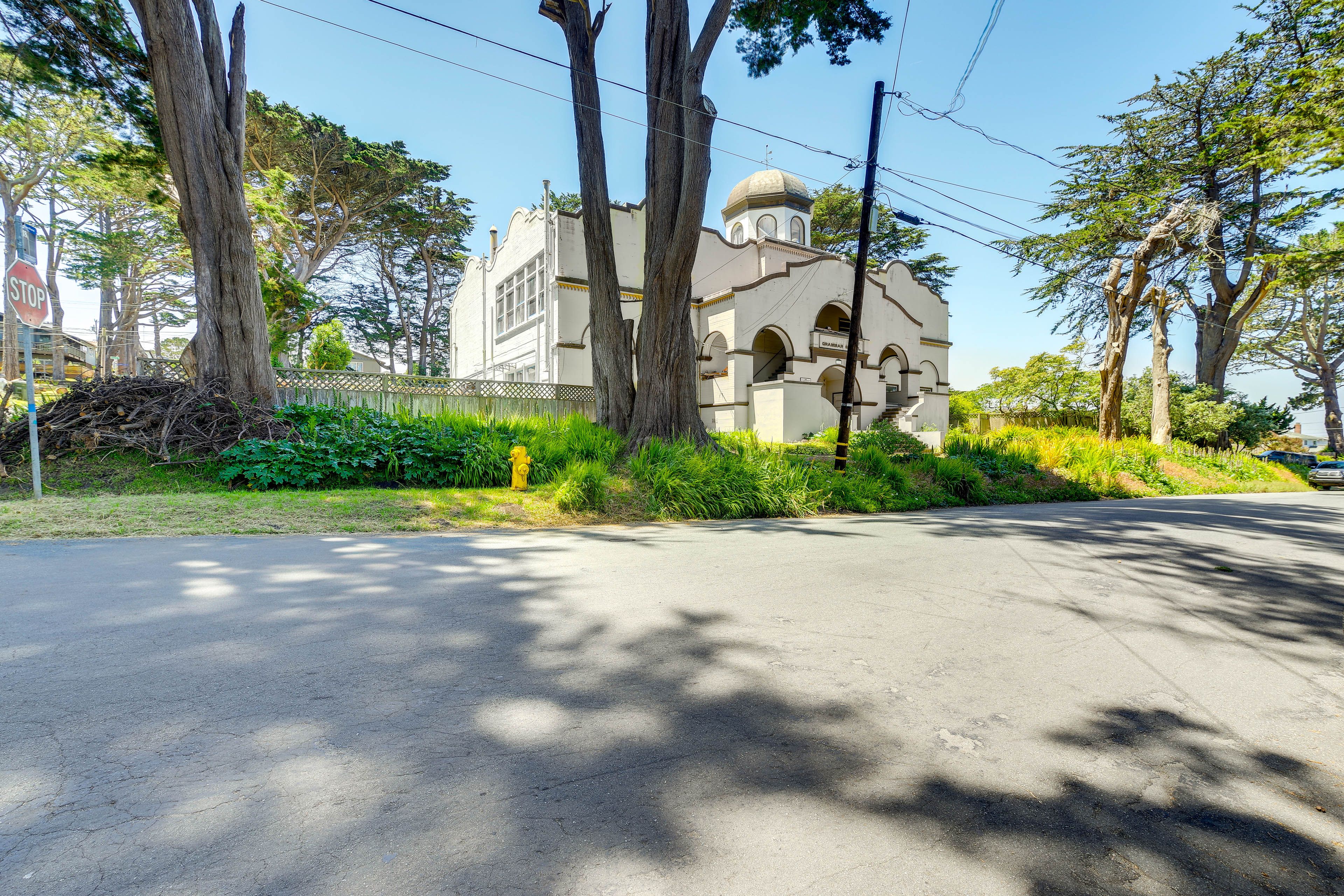 Exterior | Driveway (2 Vehicles) | Lot Parking