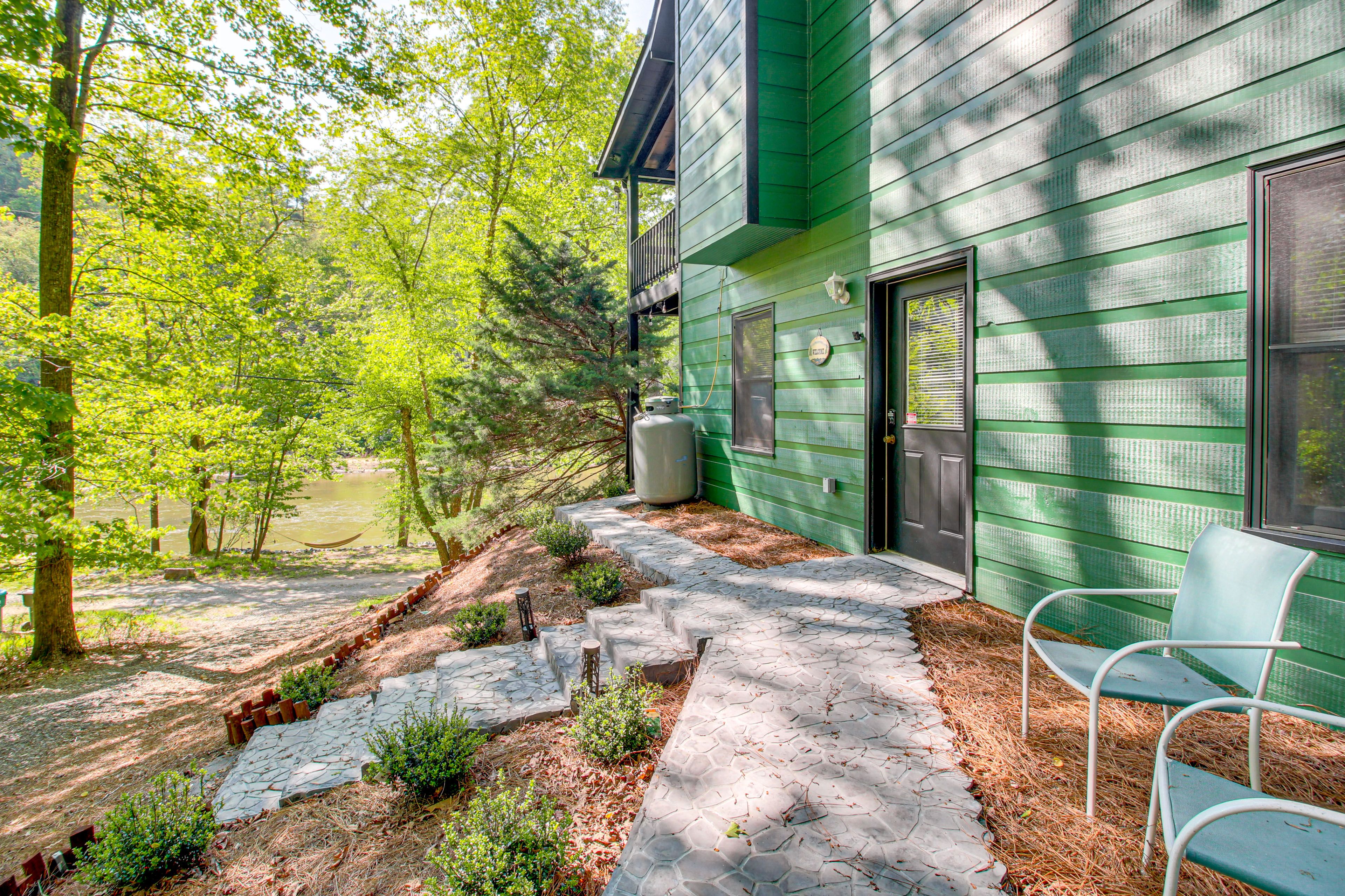 Side Entryway