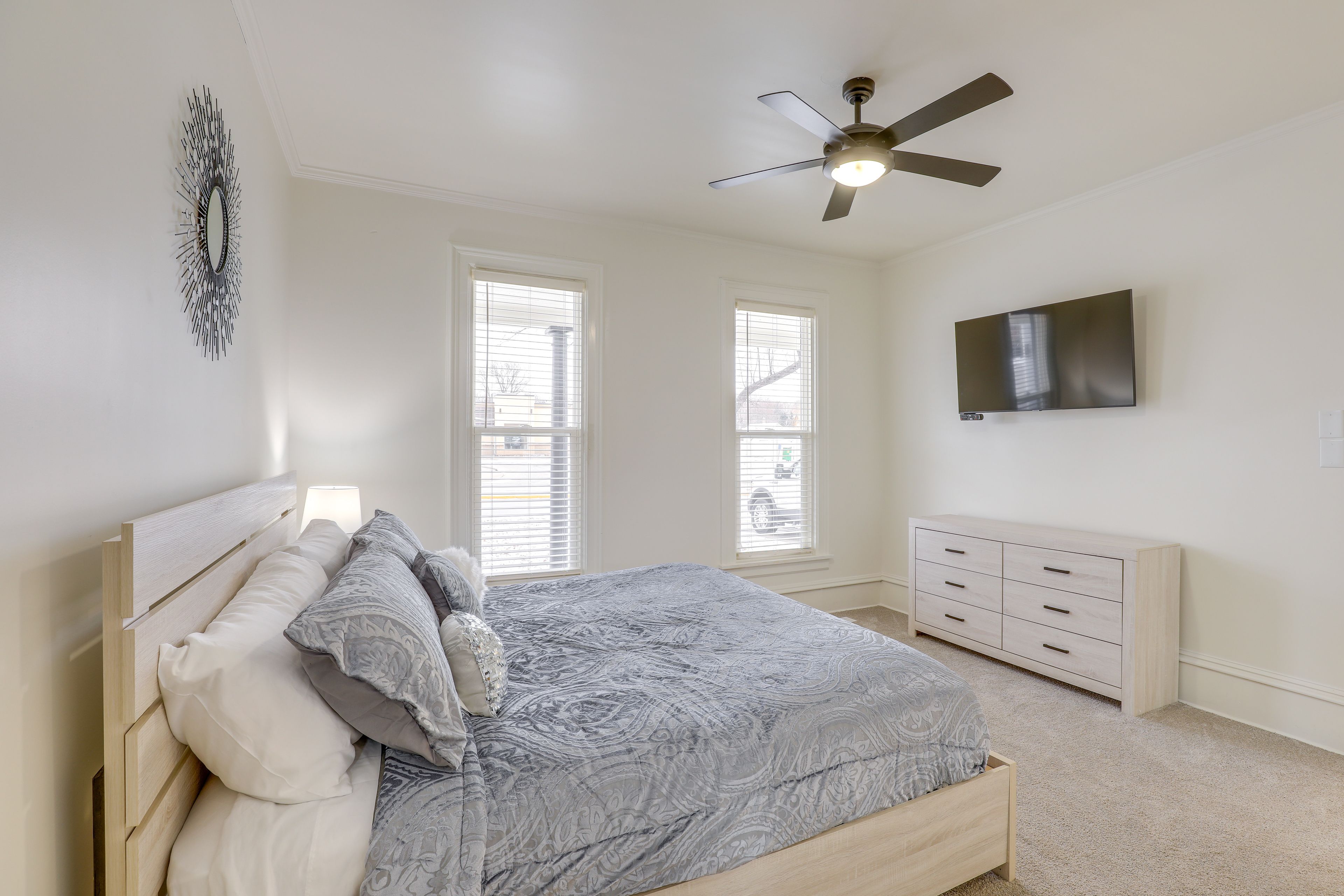 Bedroom 1 | King Bed | 1st Floor | Smart TV