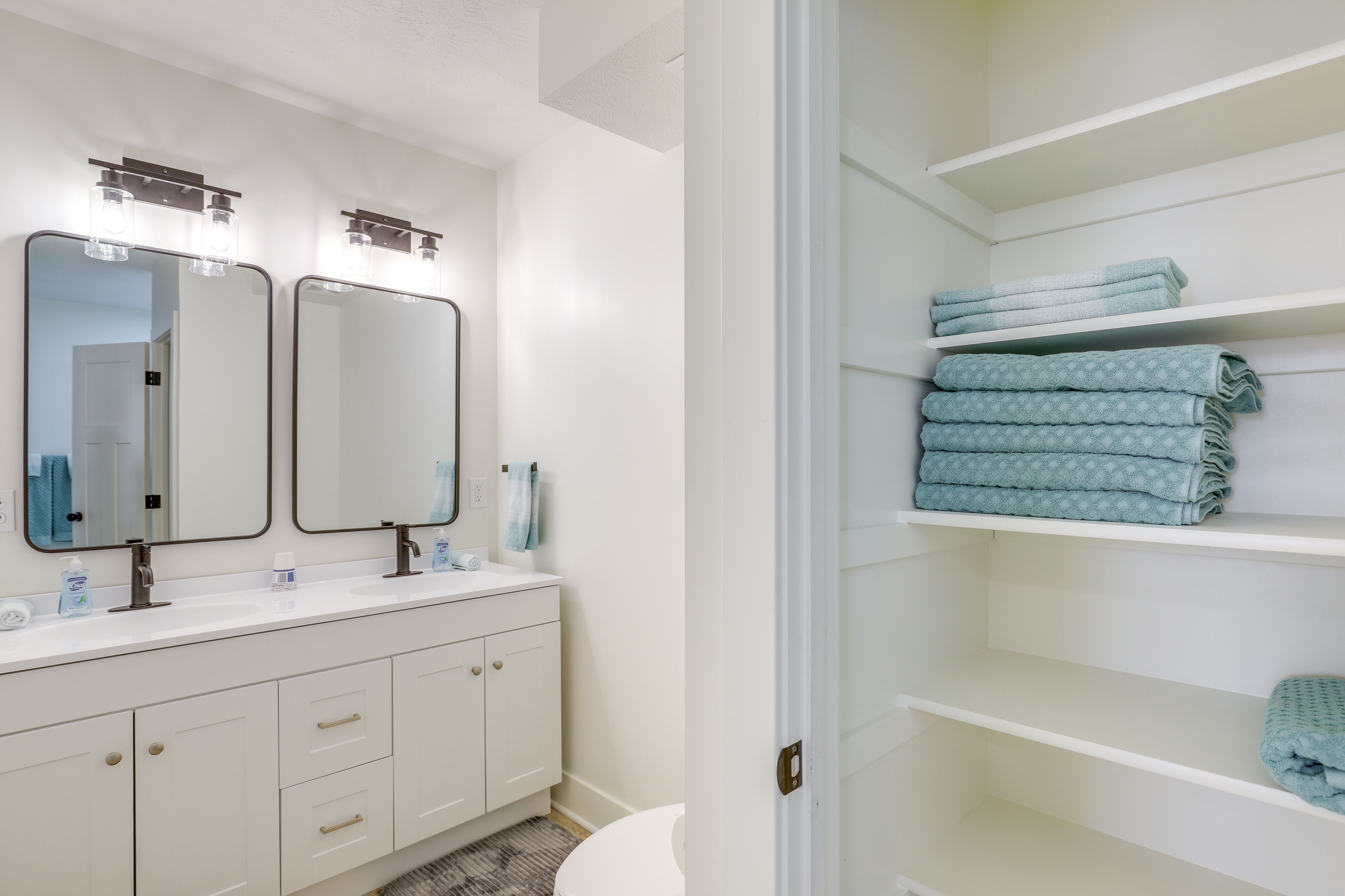 En-Suite Bathroom | 1st Floor | Shower | Complimentary Toiletries | Hair Dryer