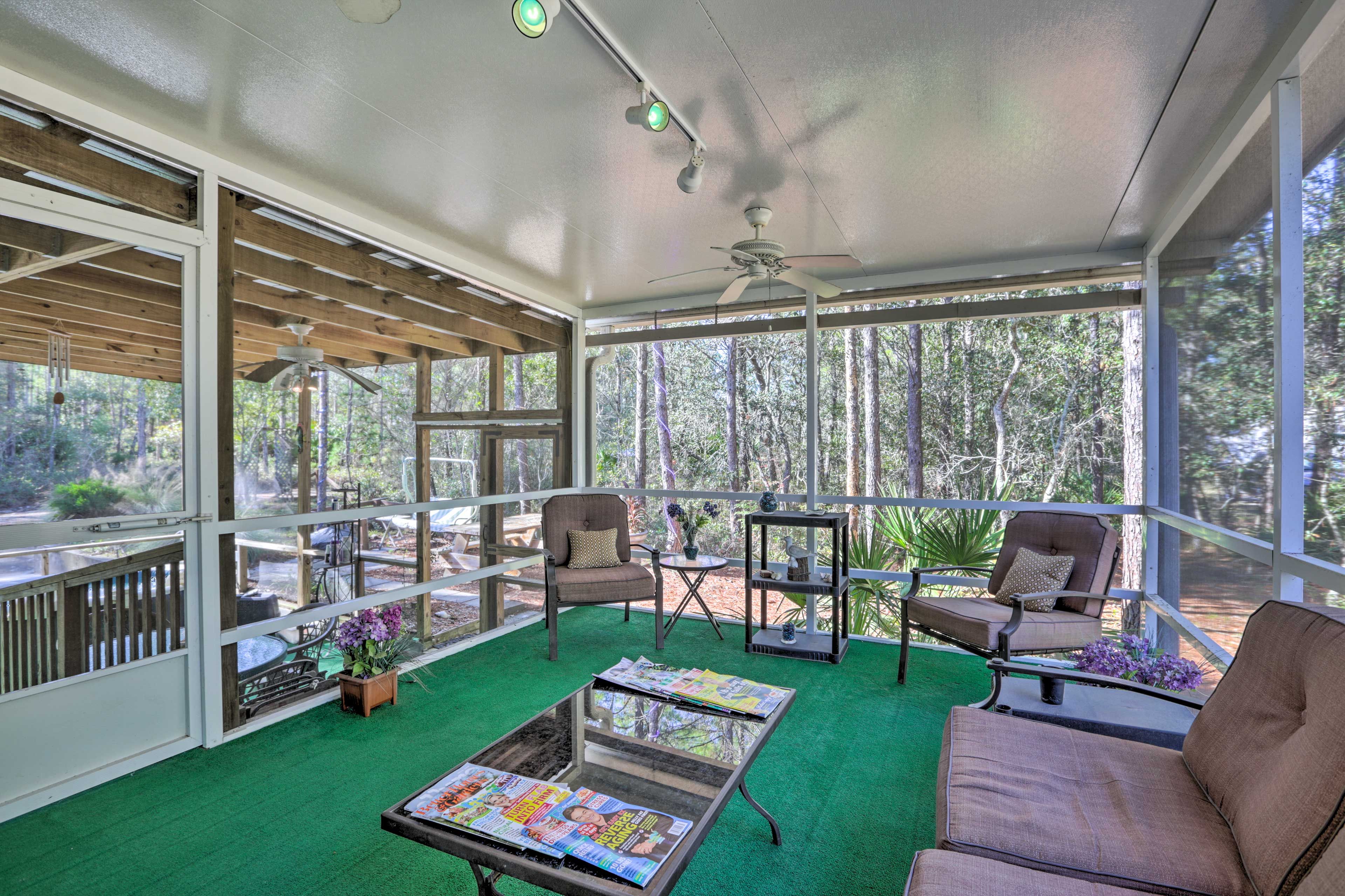 Screened Porch | Gas Grill | Refrigerator | Hot Tub