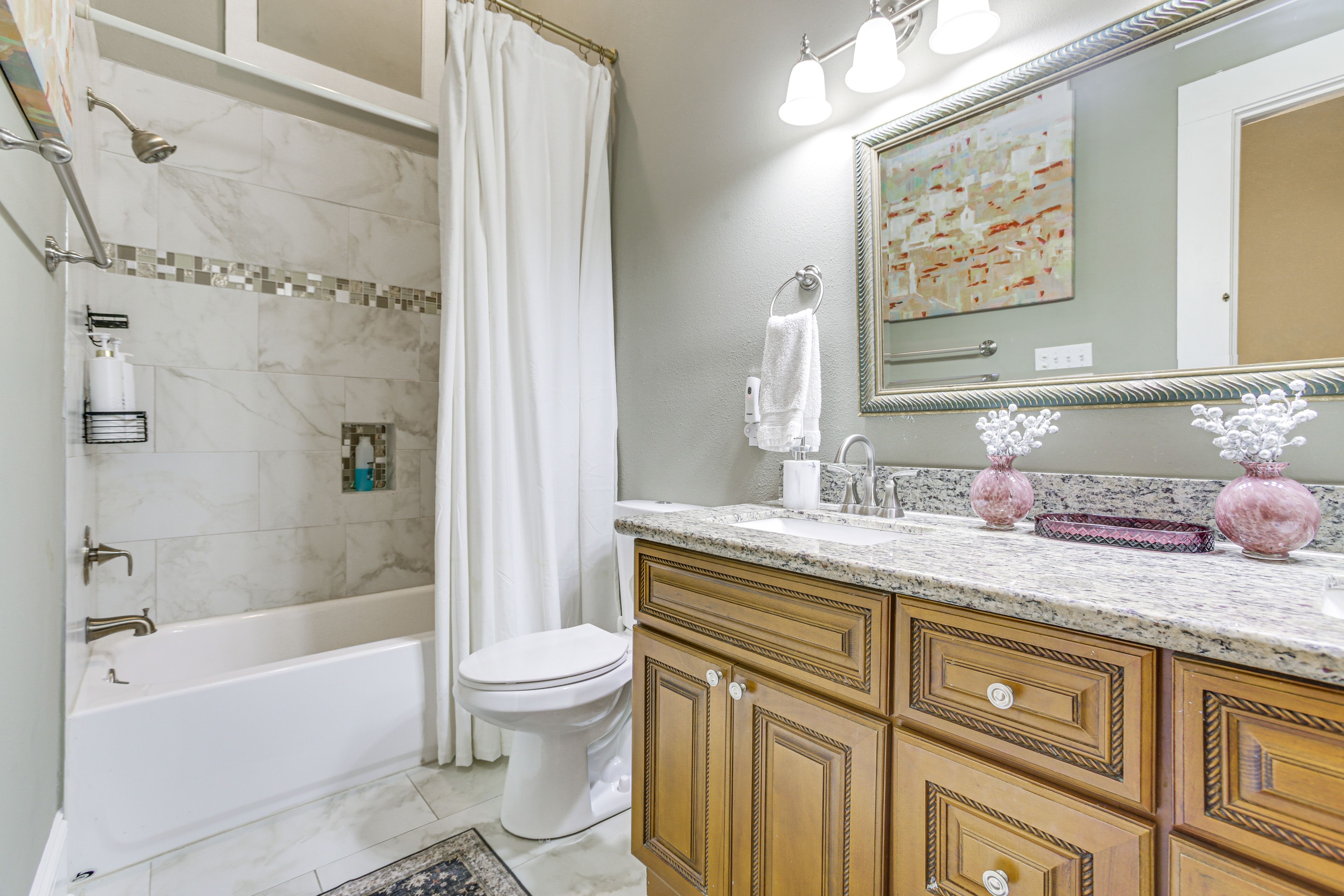 En-Suite Bathroom | Complimentary Toiletries | Hair Dryers | Towels Provided