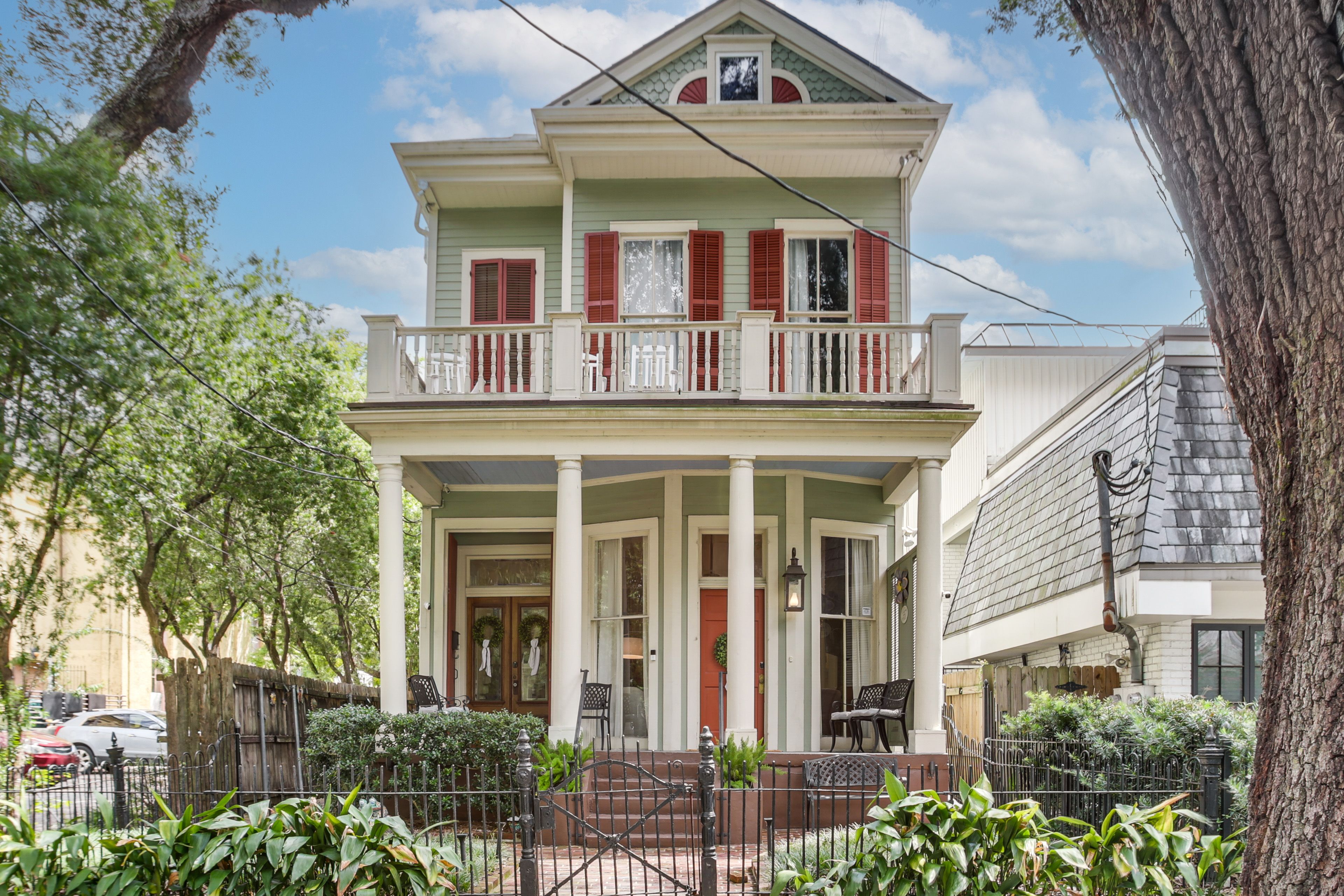 New Orleans Vacation Rental | 3BR | 2BA | 5 Stairs to Access | 1,400 Sq Ft