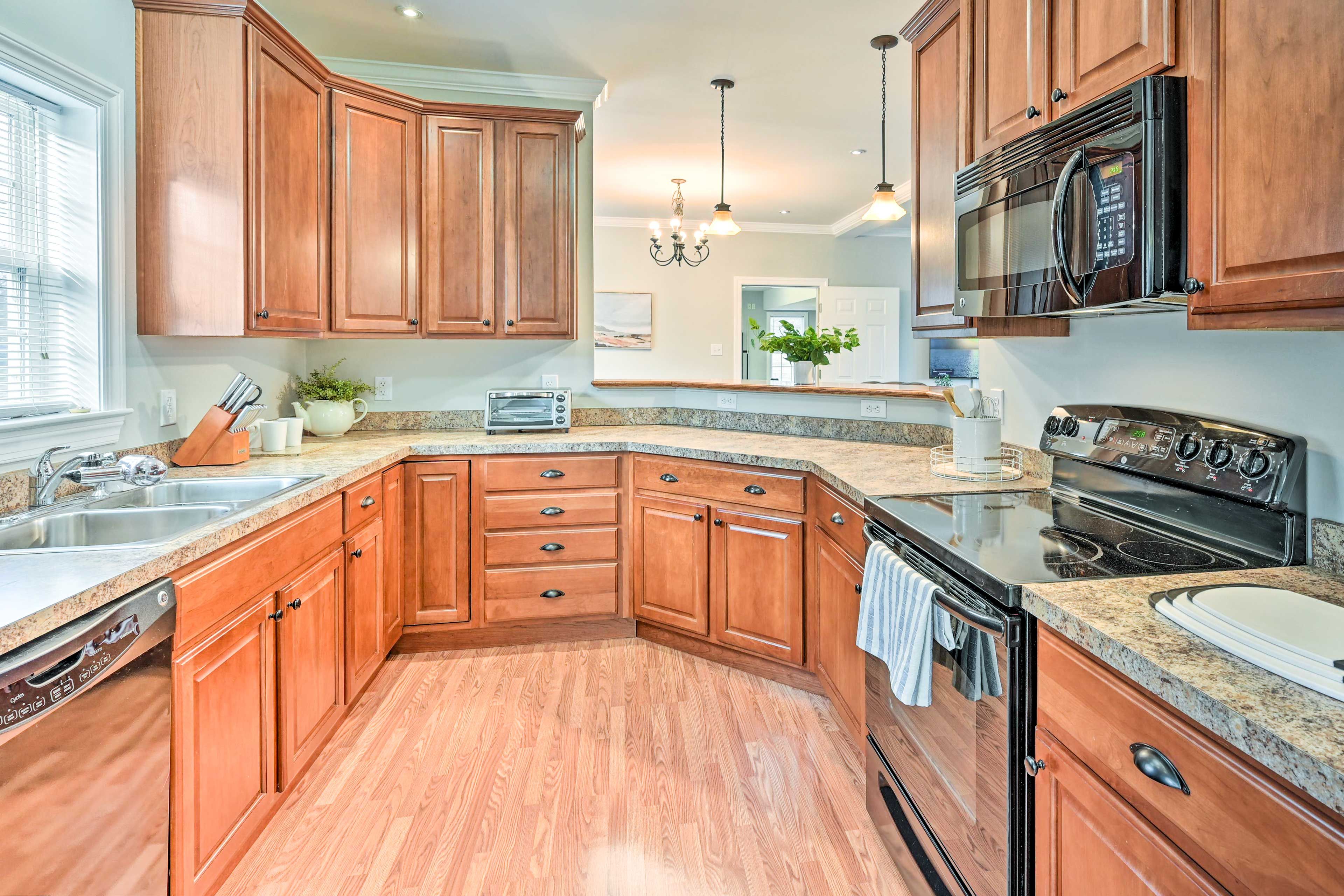 Fully Equipped Kitchen | Cooking Basics | Toaster Oven