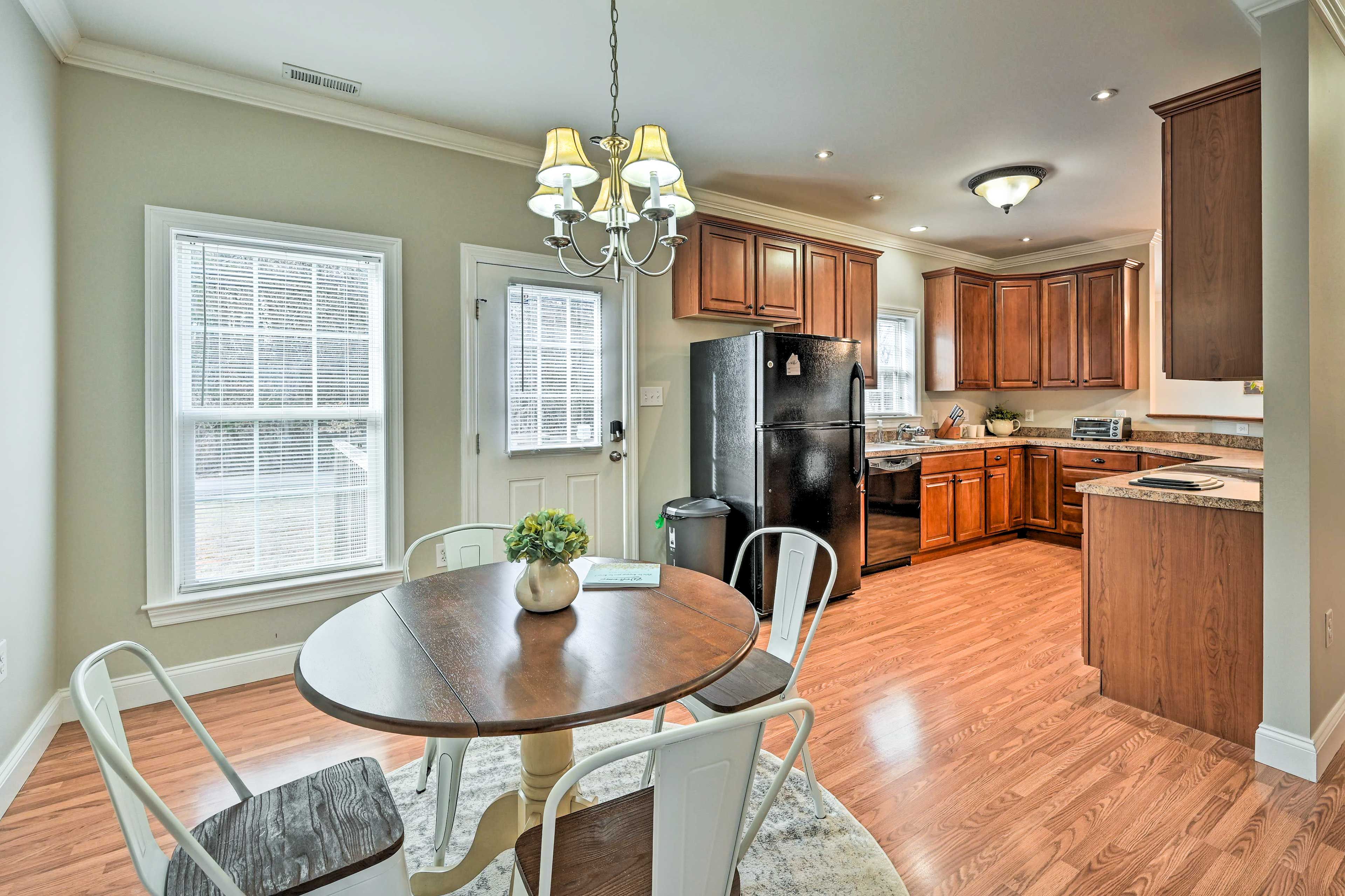 Additional Dining Area
