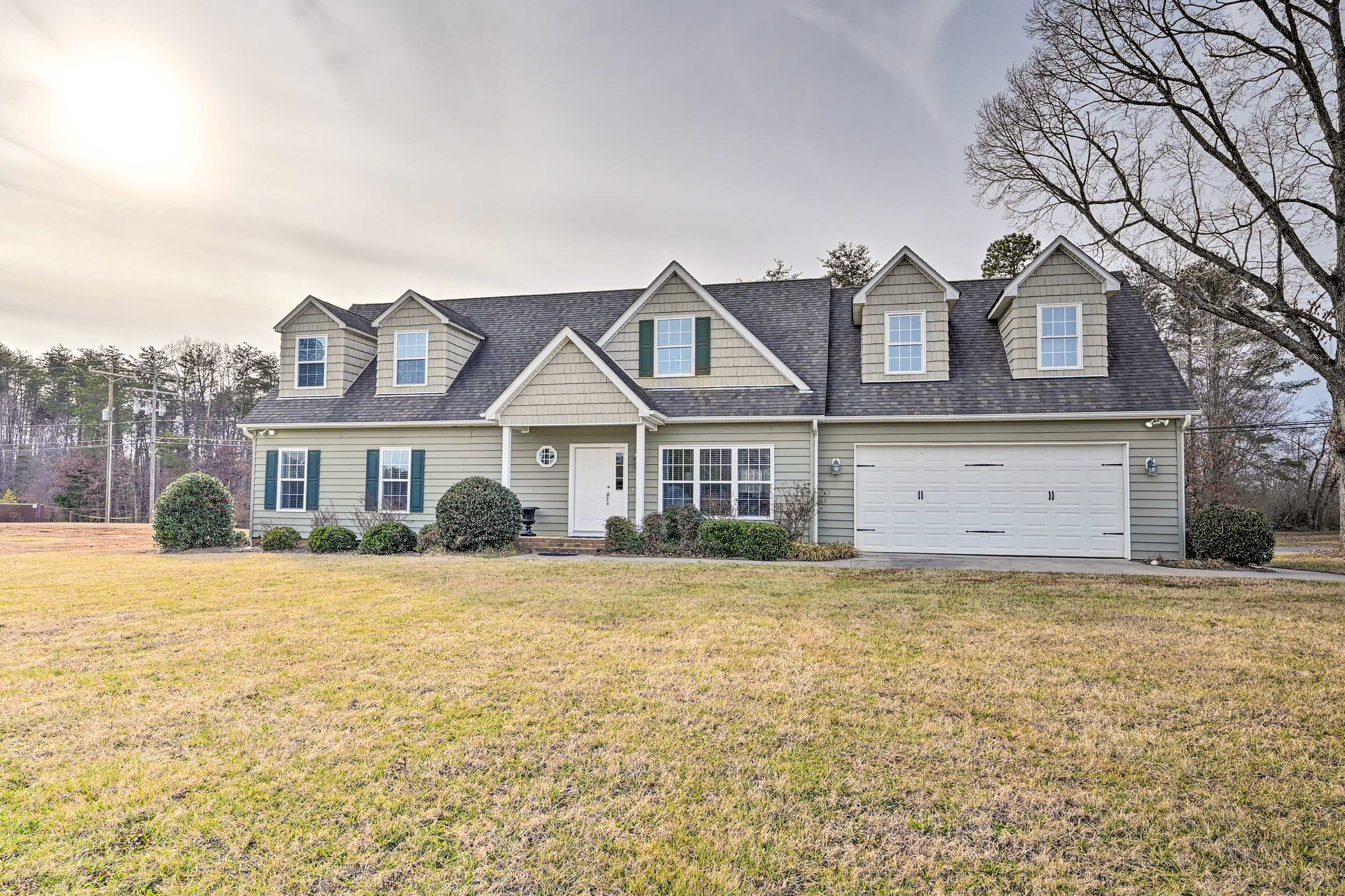 Stokesdale Vacation Rental | 3BR | 2 Full BA | 2 Half BA | Step-Free Entry