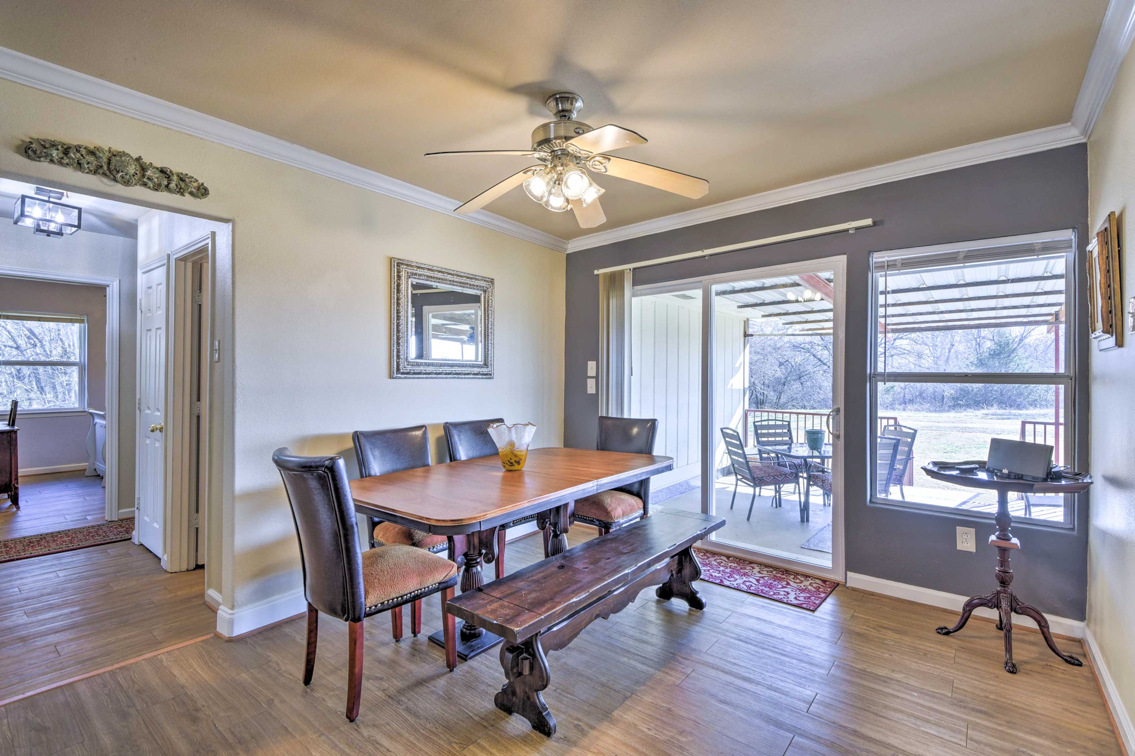 Dining Room | Dishware/Flatware Provided