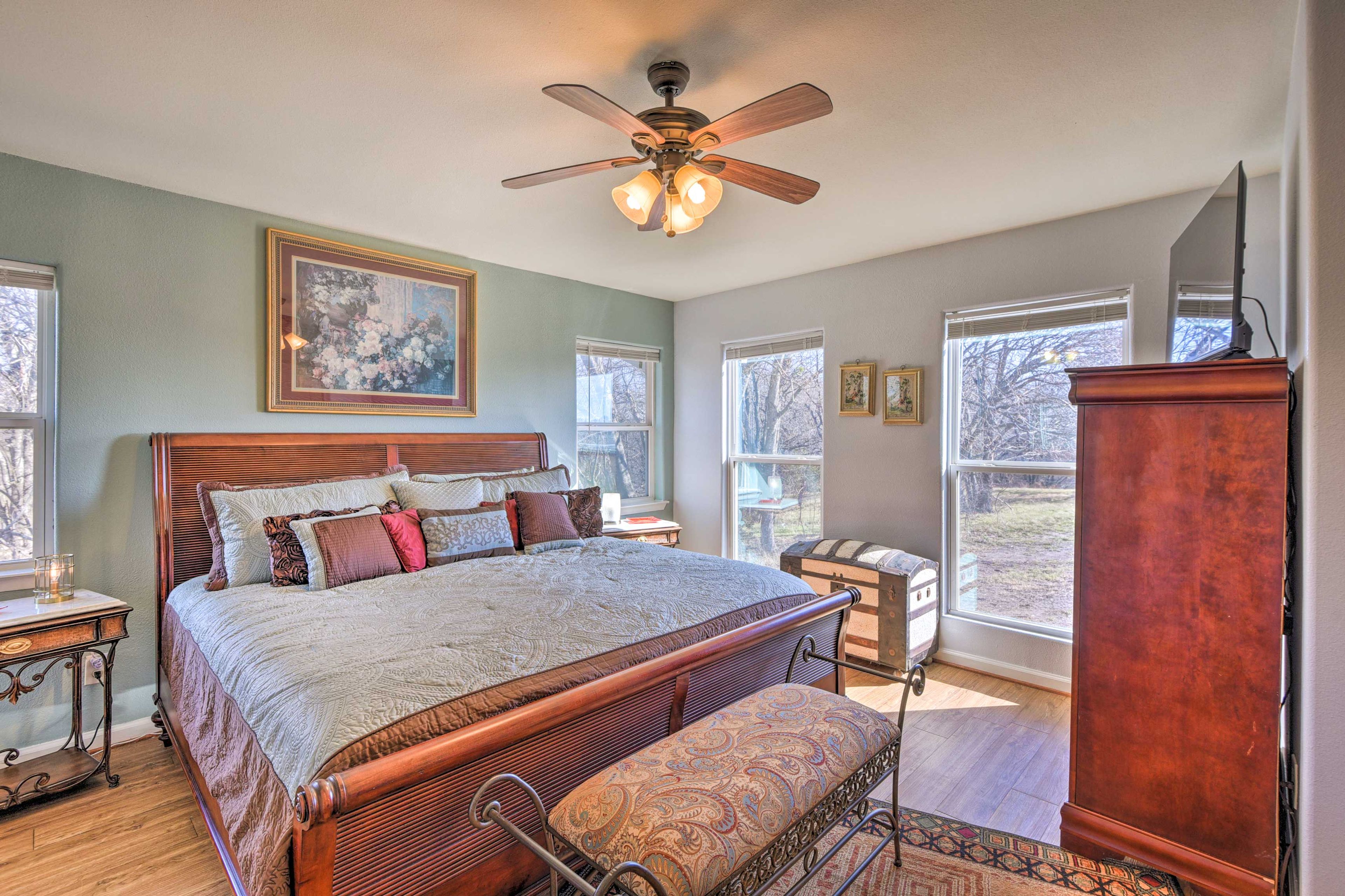 Bedroom 4 | King Bed