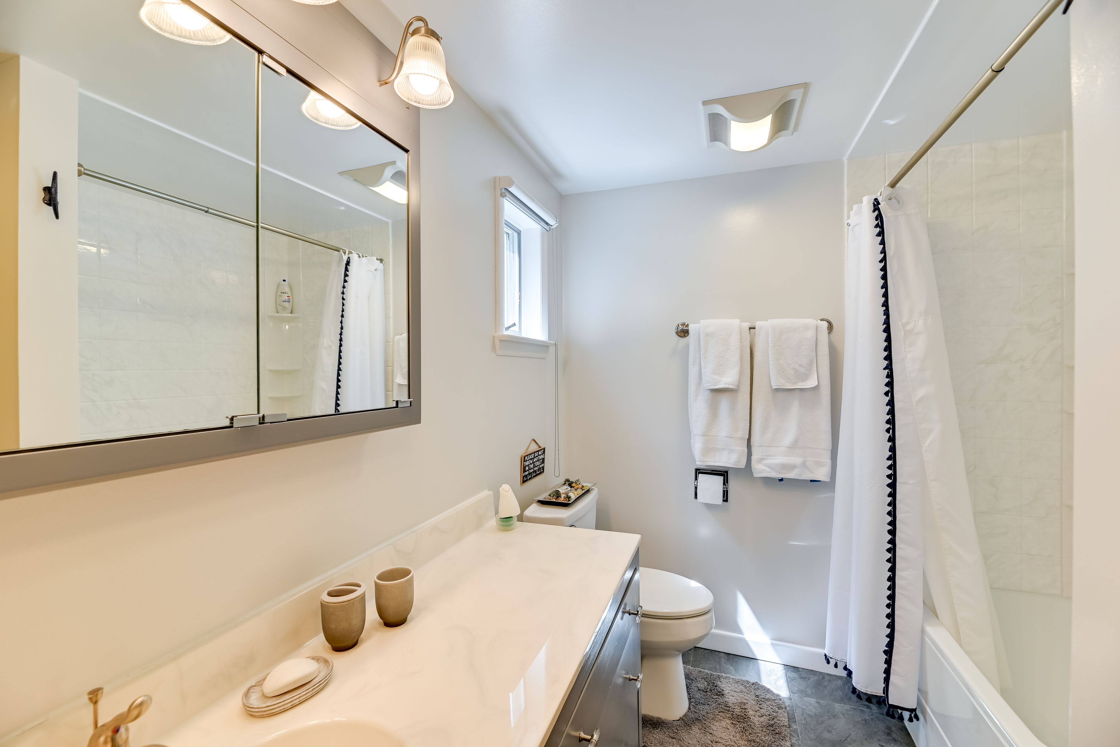 En-Suite Bathroom | Crib