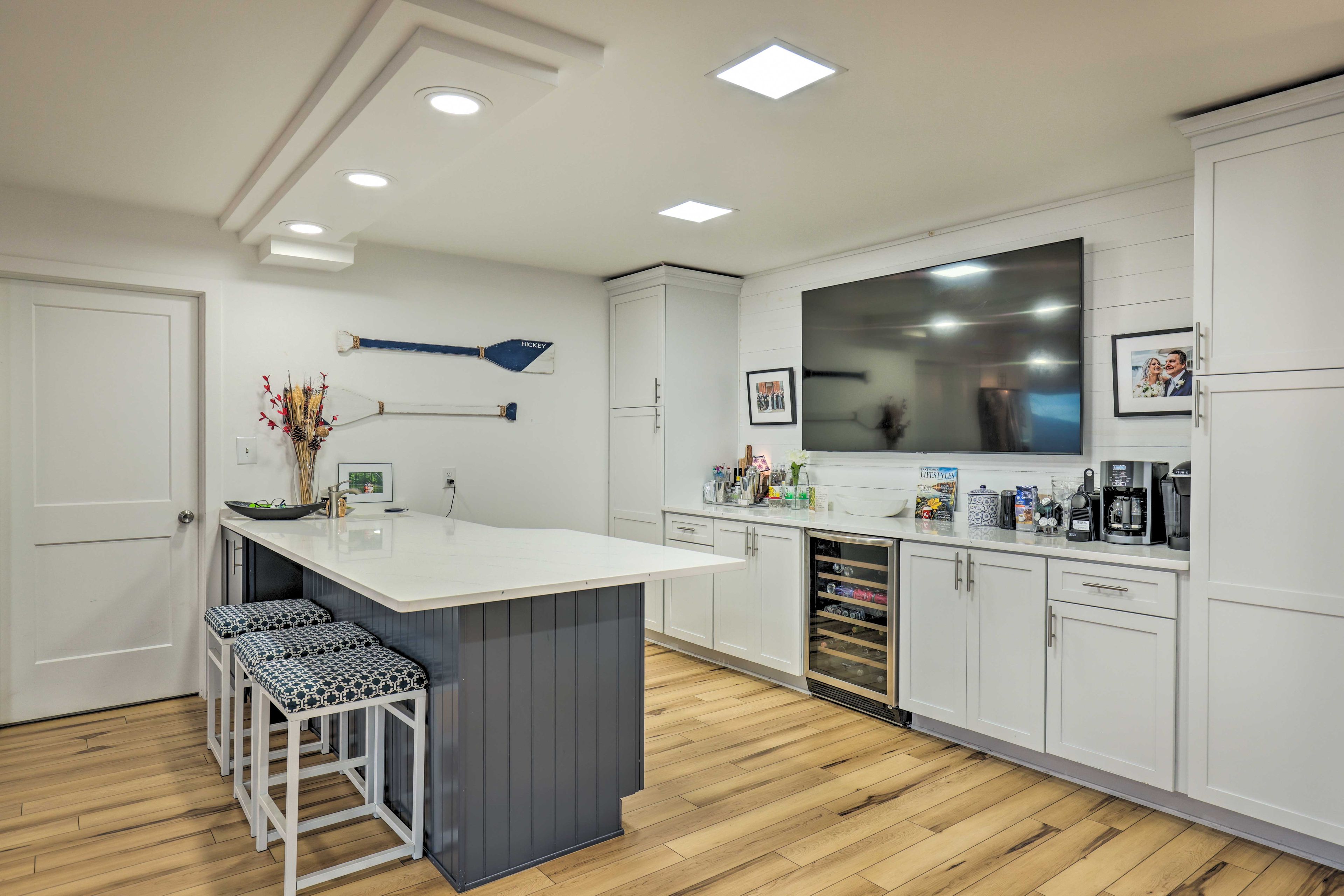Bar Area | Smart TV | Wine Fridge