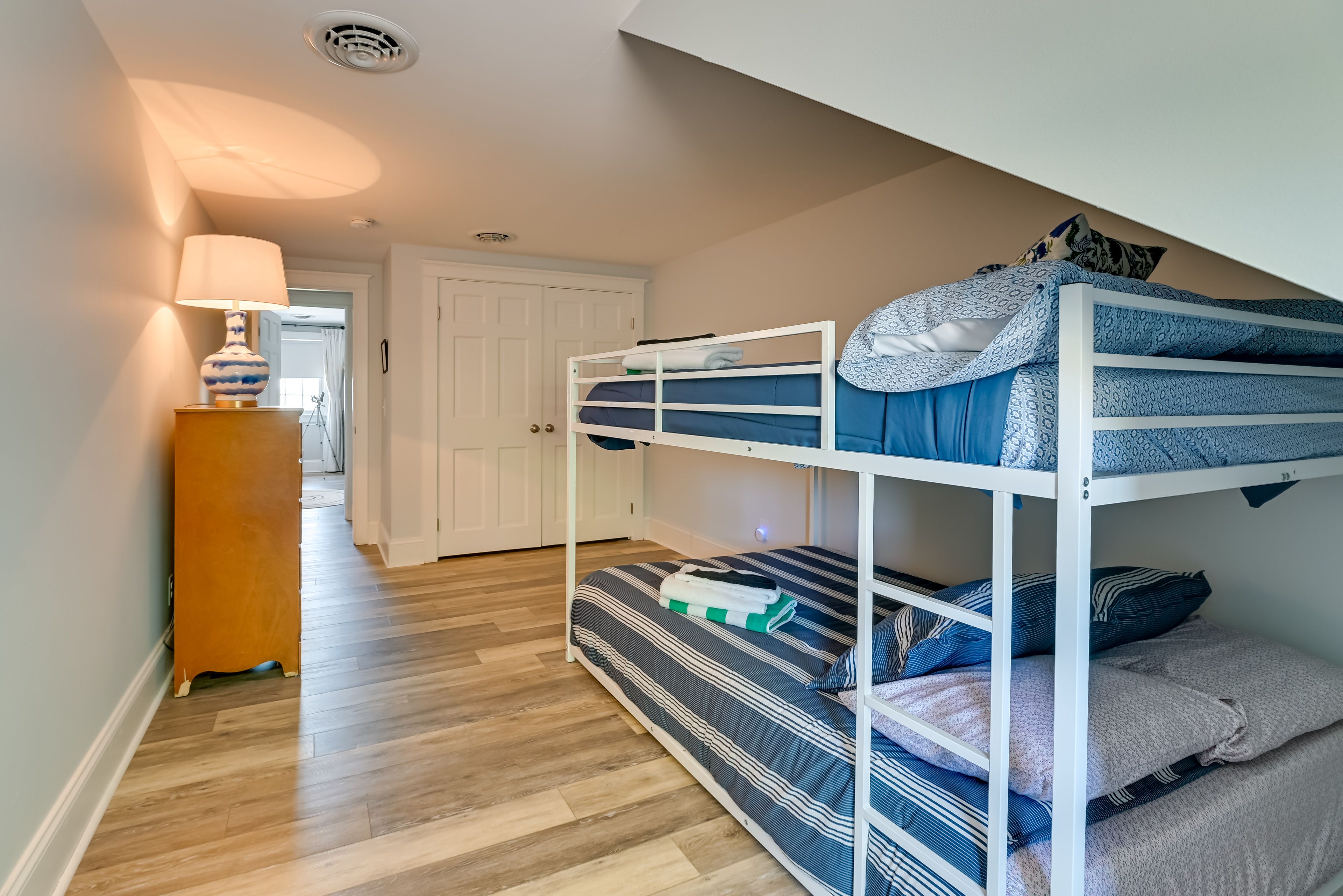 Bedroom 2 | Queen Bunk Bed