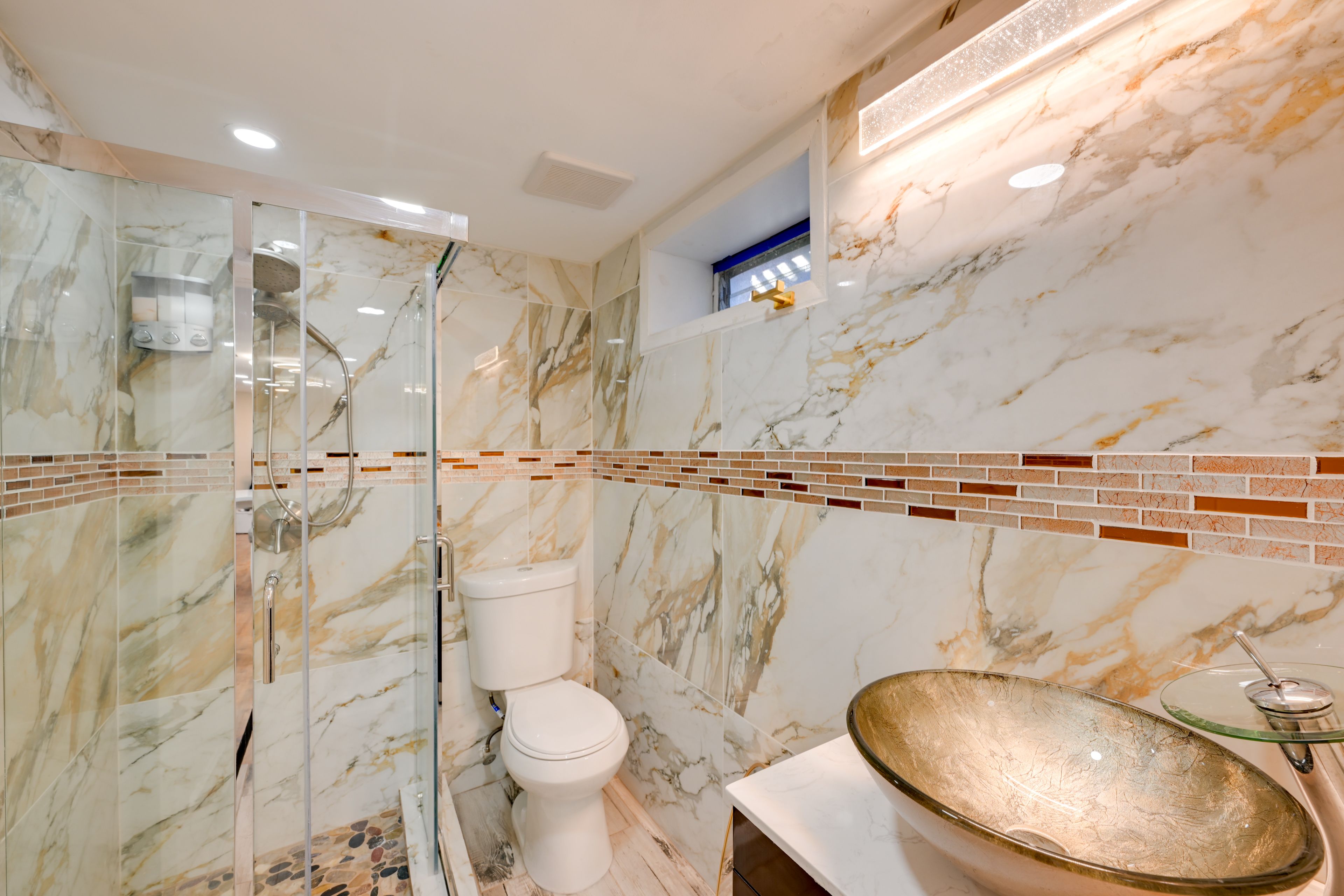 Full Bath | Complimentary Toiletries | Towels Provided | Hair Dryer
