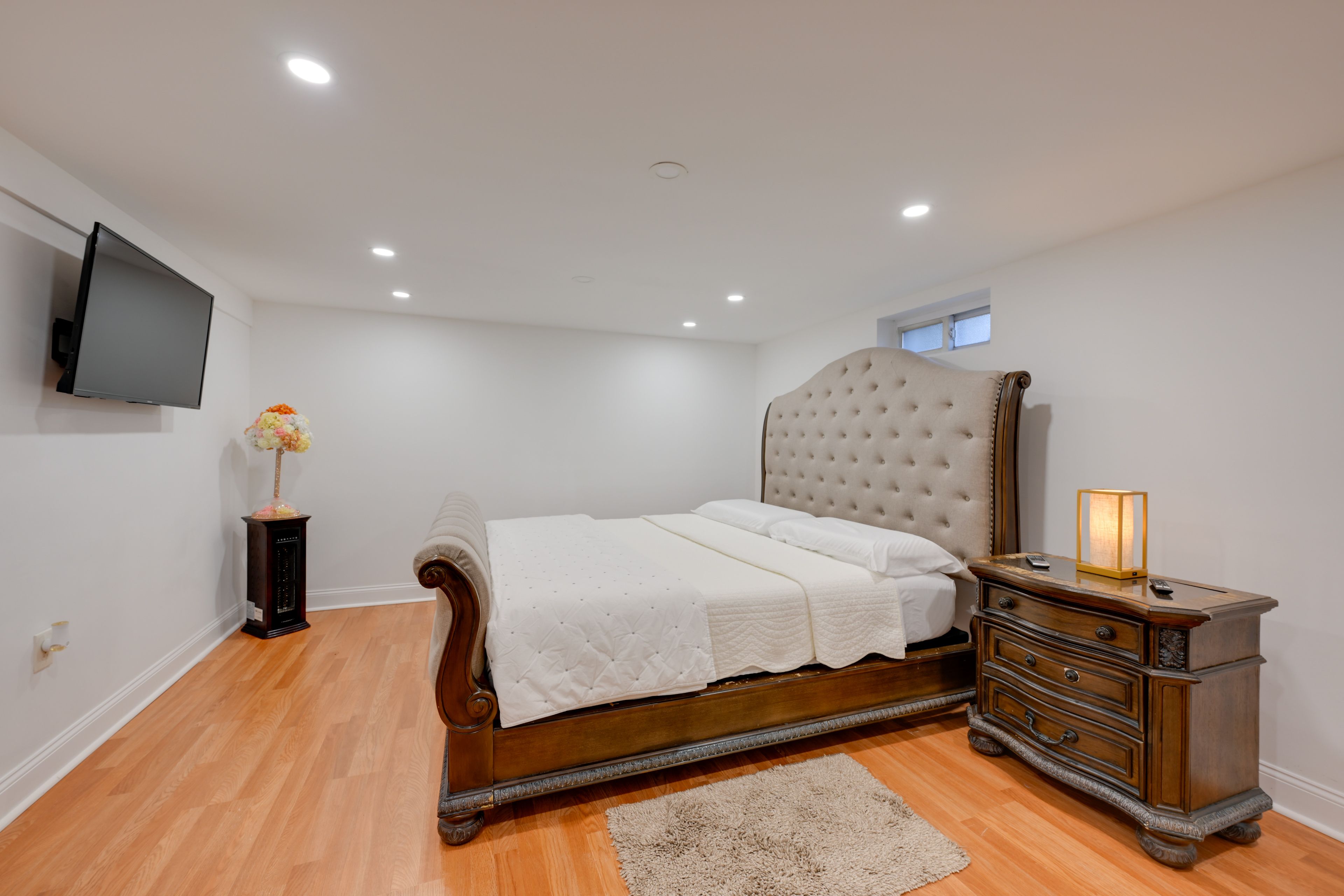 Bedroom | California King Bed | Linens Provided