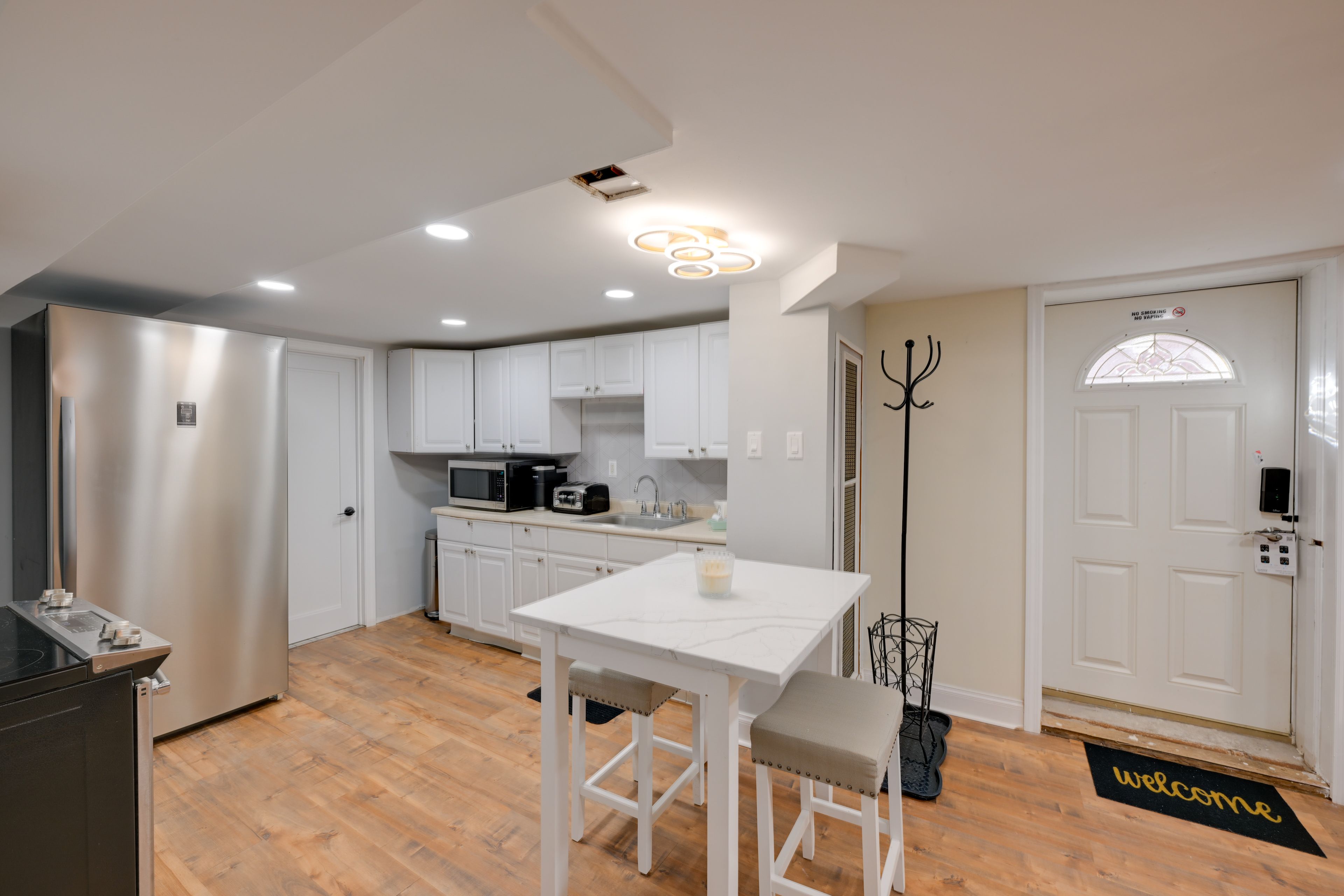 Dining Area | Dishware & Flatware