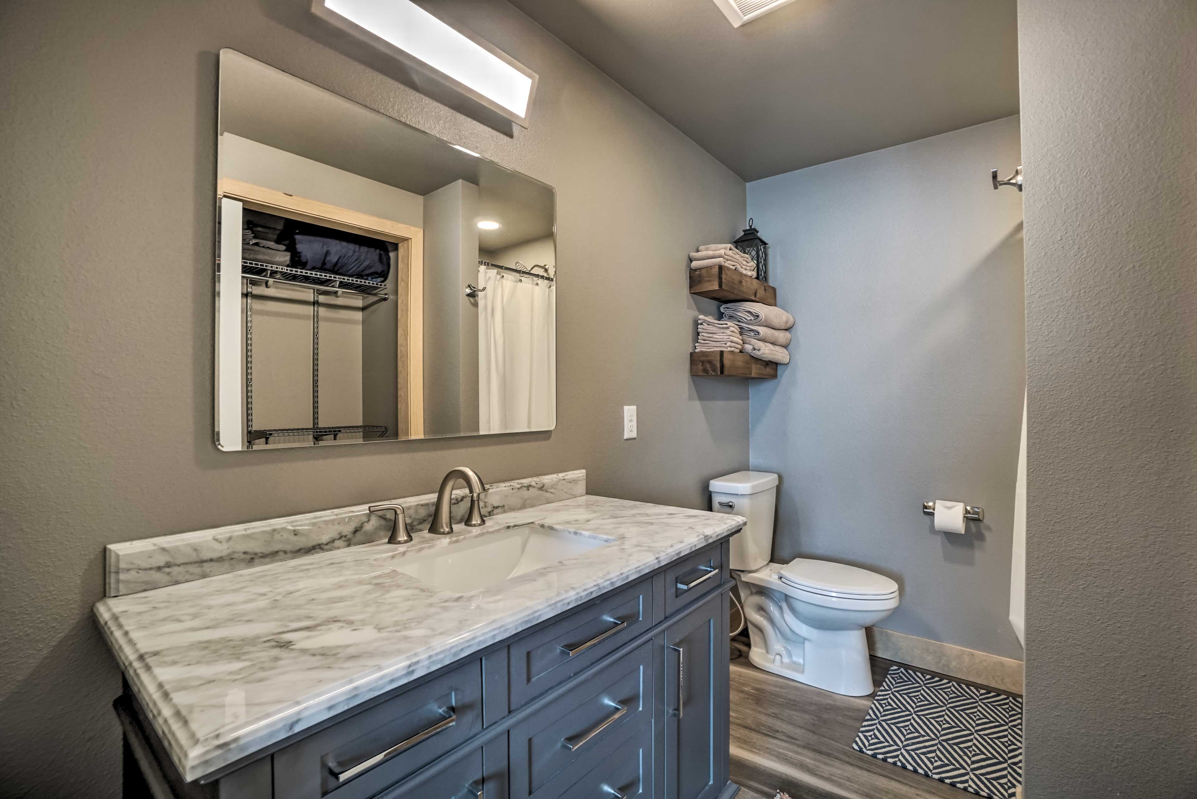 En-Suite Bathroom | Complimentary Toiletries
