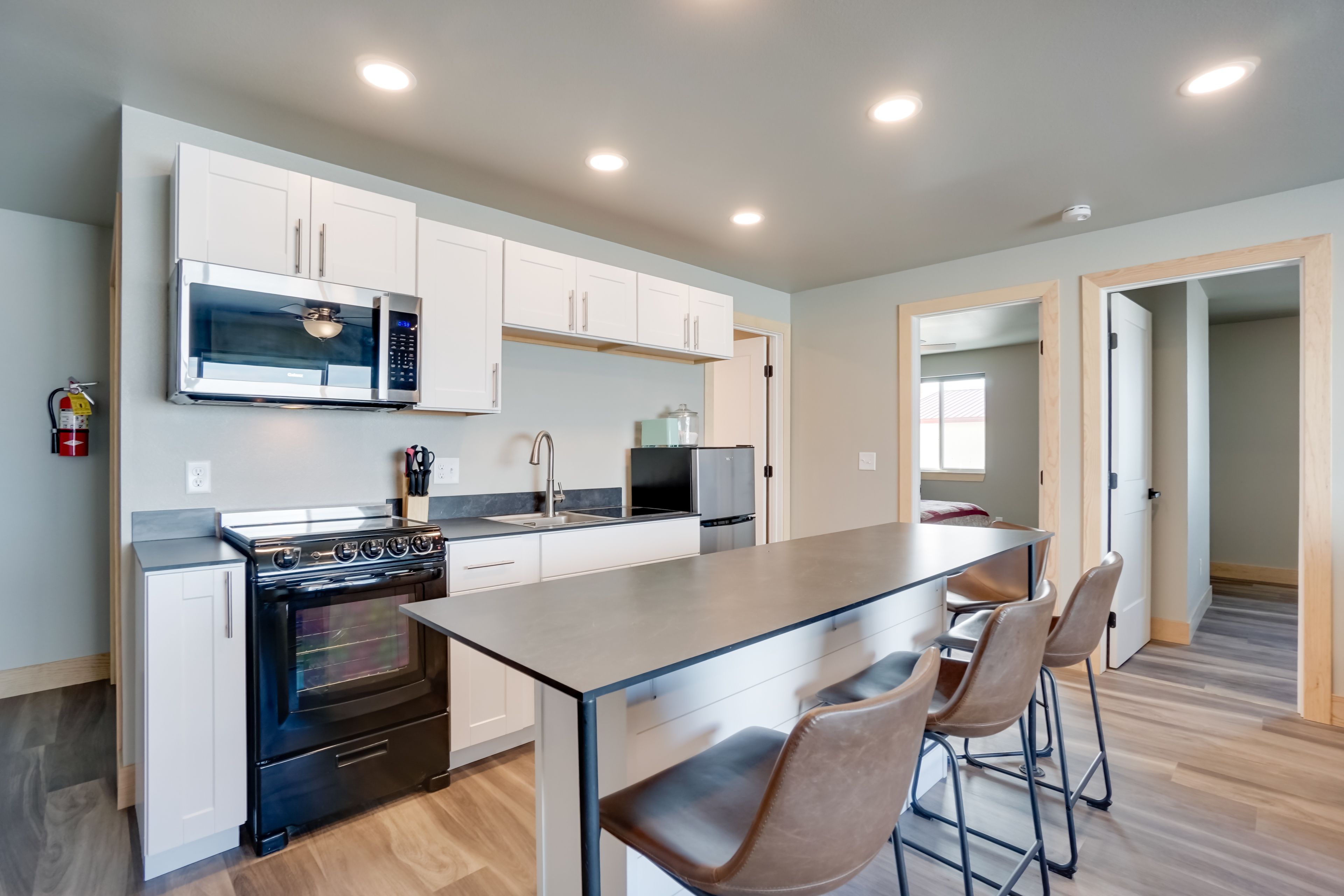 Kitchen | Coffee Maker | Dishware & Flatware Provided