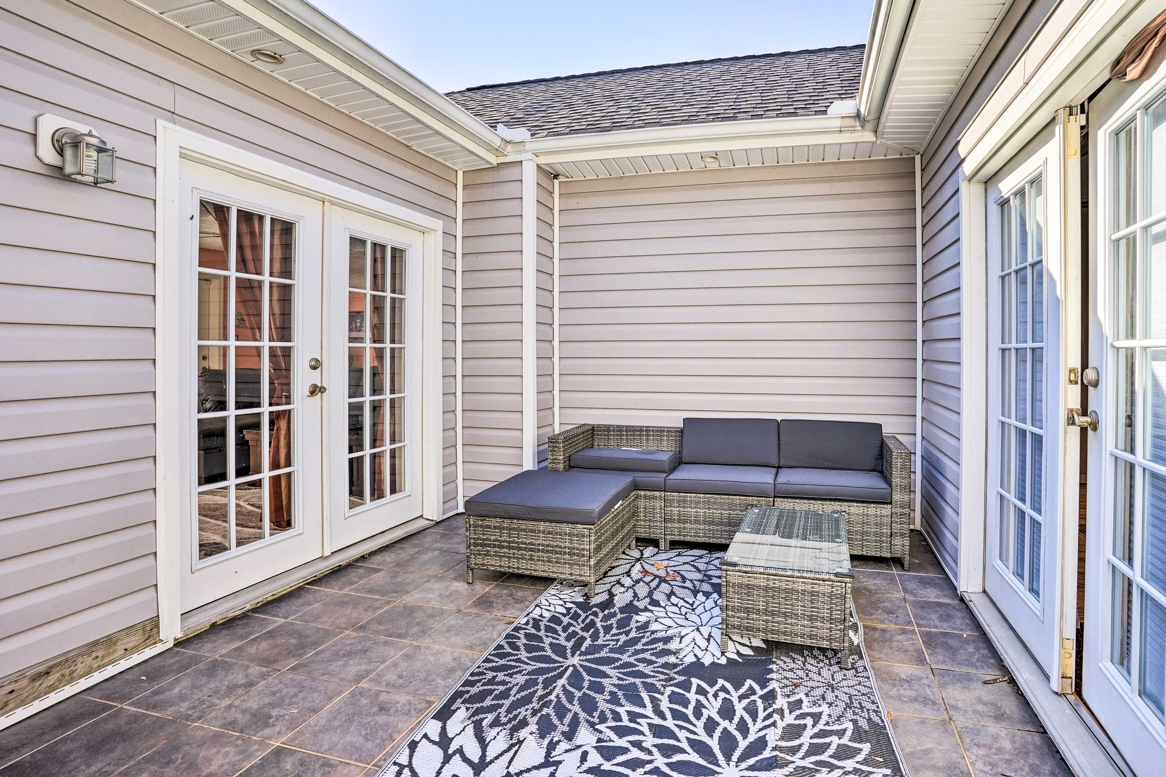 Furnished Patio