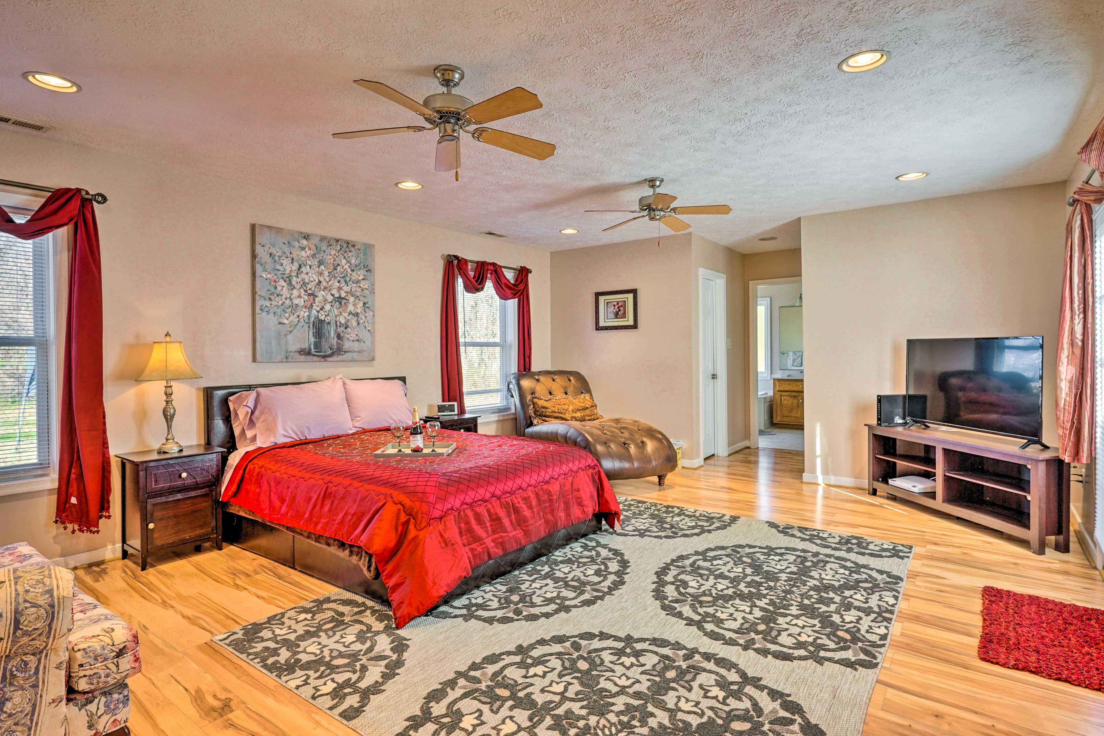 Bedroom 1 | Queen Bed | Linens Provided | Smart TV