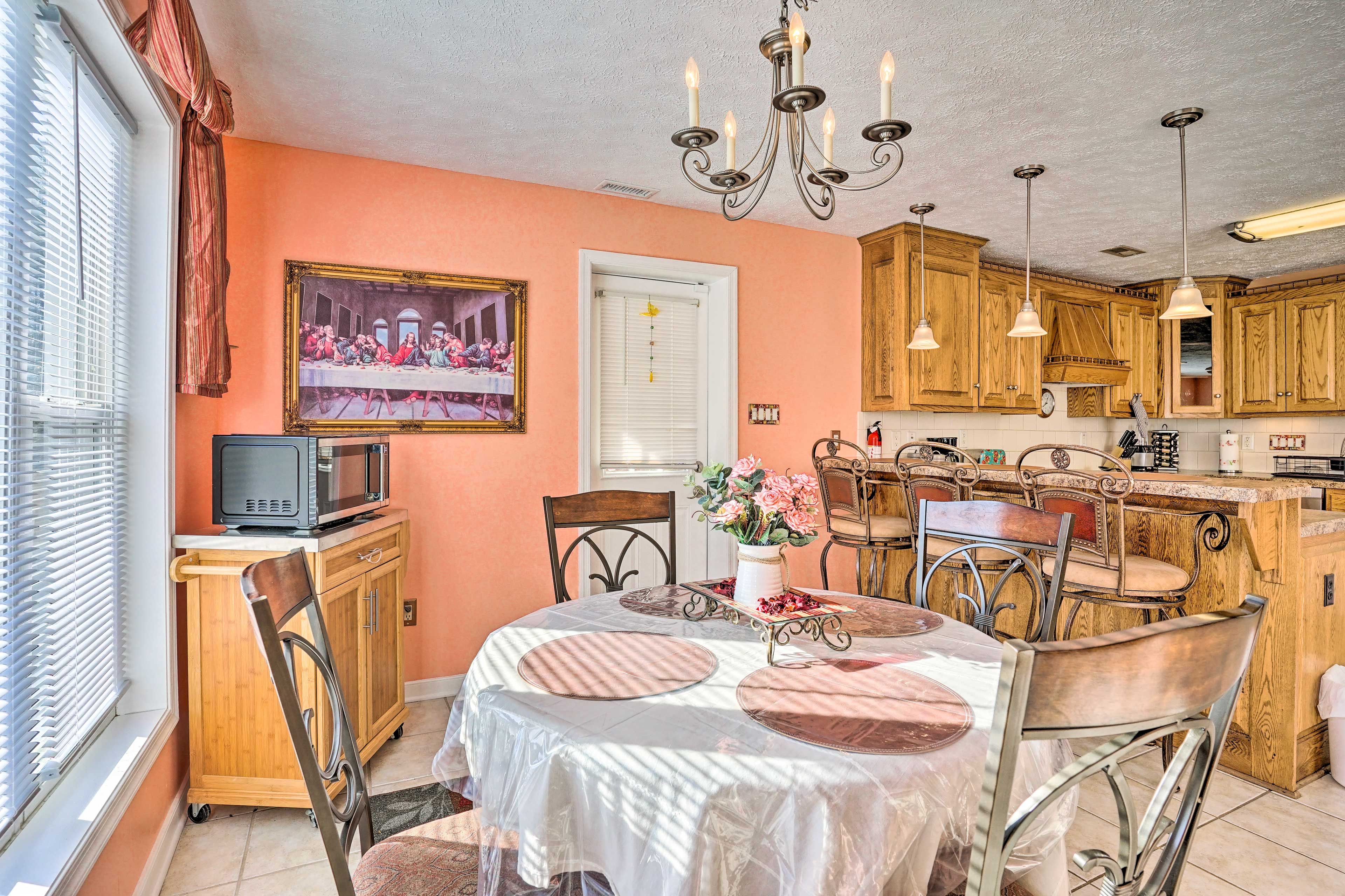 Dining Area | In-Unit Laundry