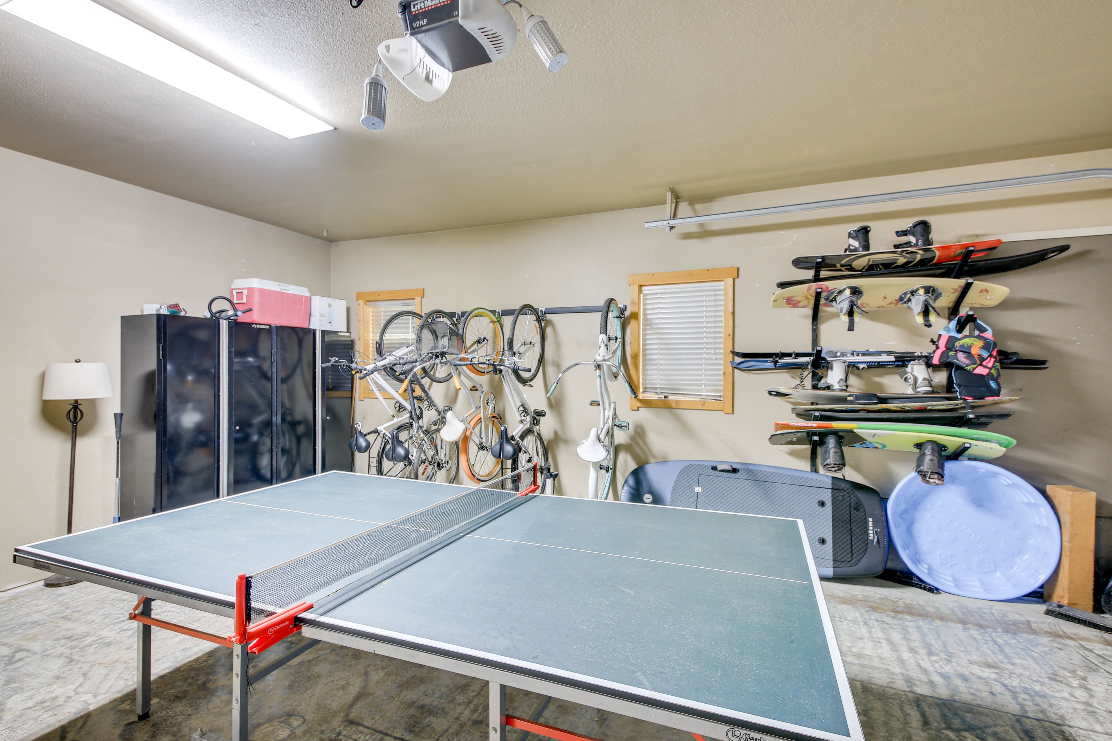 Garage Game Room | Bikes Provided | Ping-Pong Table