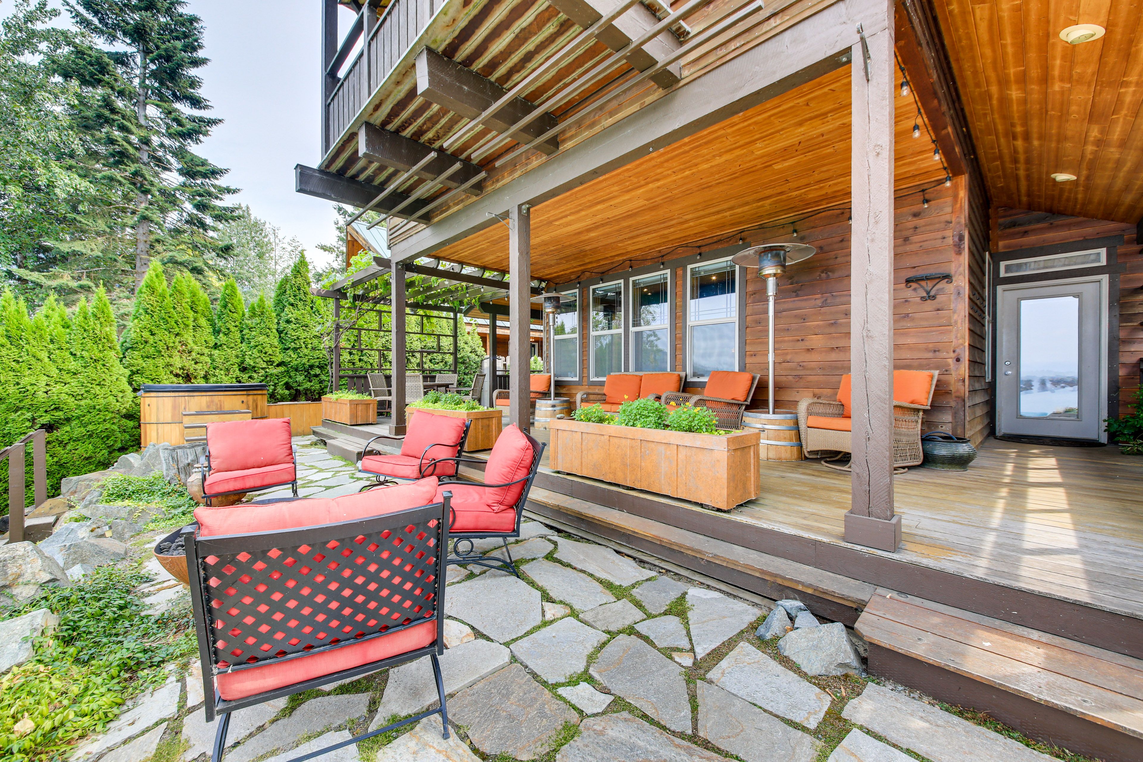 Private Patio | Covered Deck | Outdoor Dining