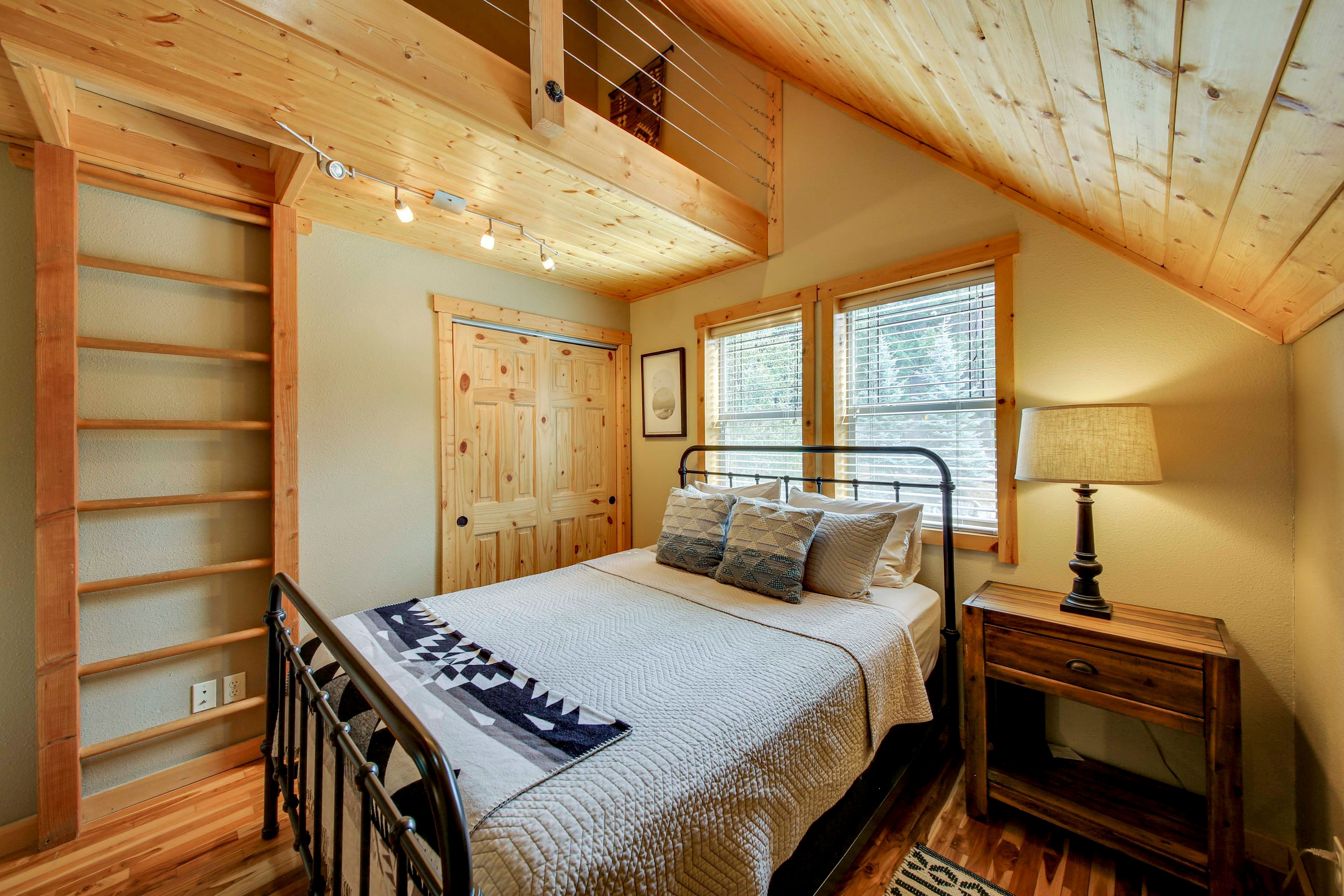 Bedroom 3 | Queen Bed | 2nd Floor