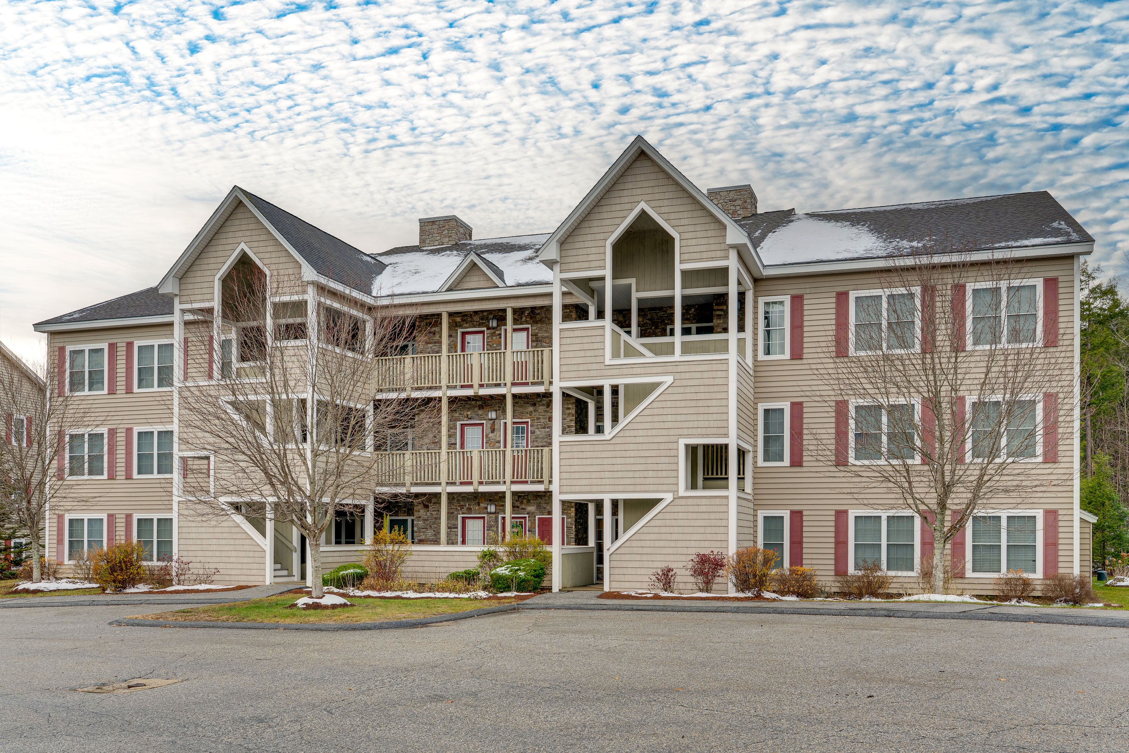 Parking | Community Parking Lot (3 Vehicles)