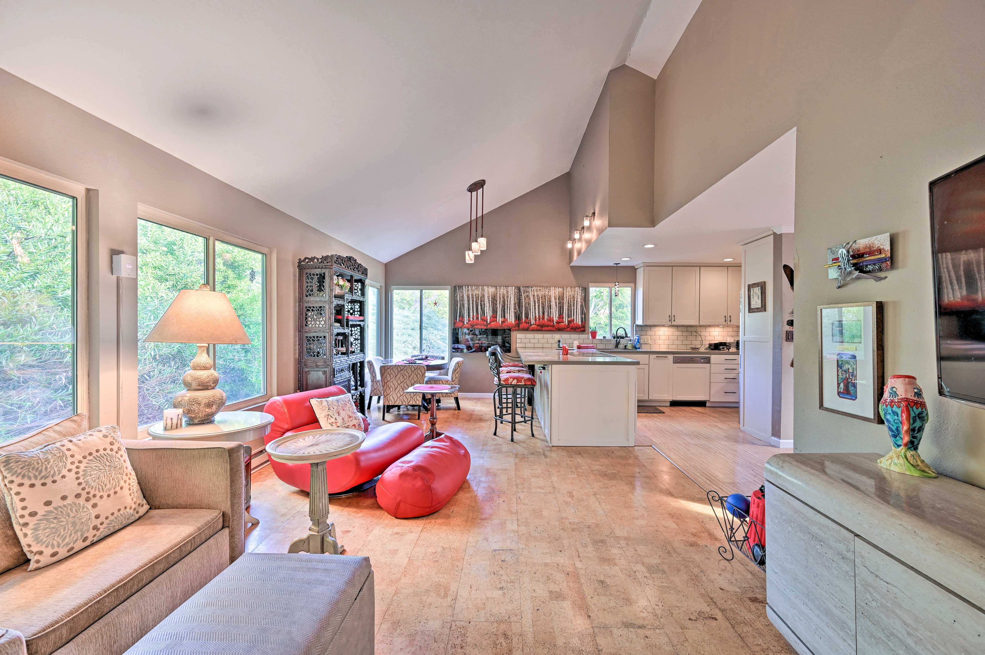 Living Room | Smart TV | Free WiFi