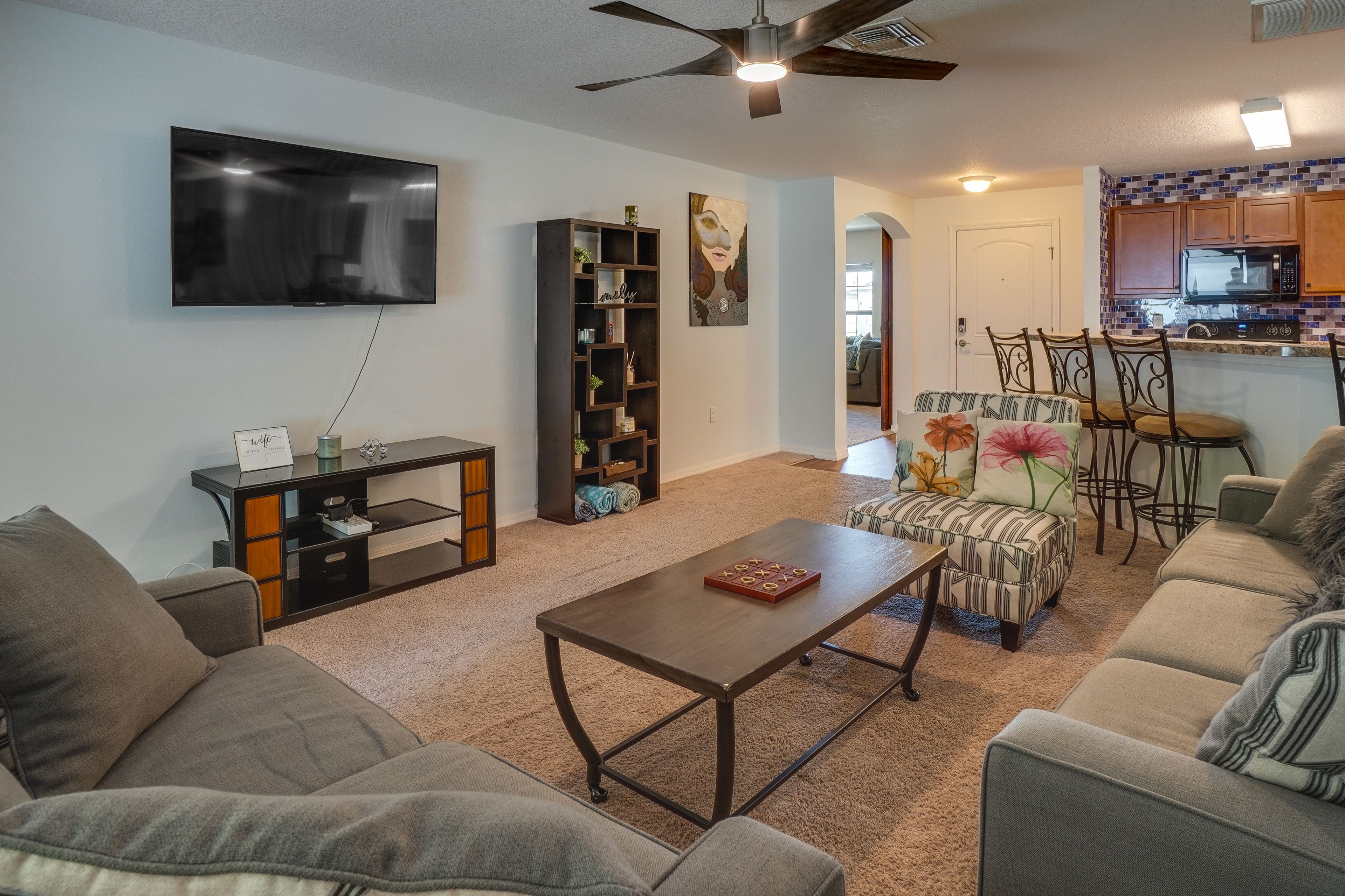 Living Room | Free WiFi | Smart TV | Central A/C
