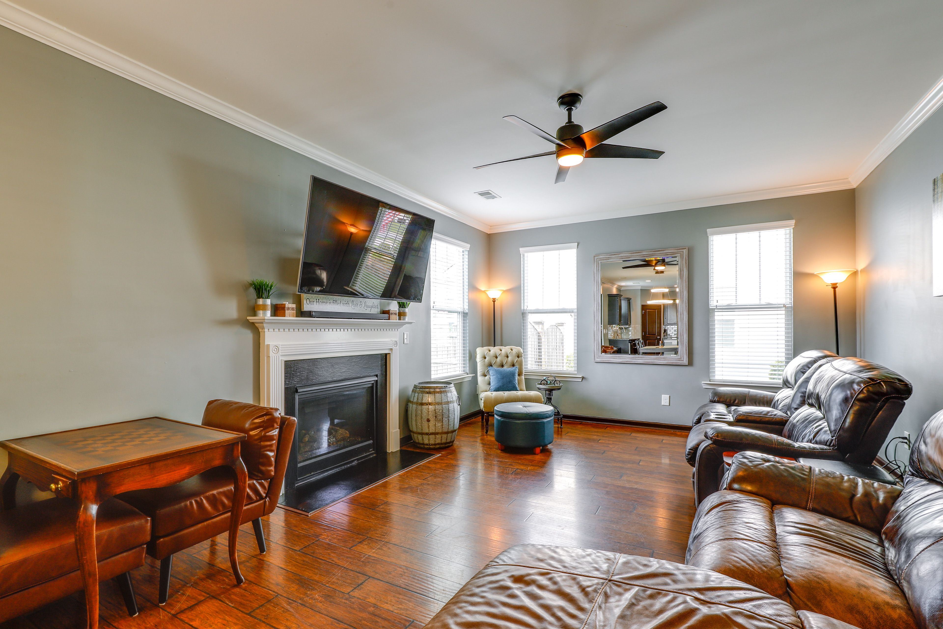 Living Room | Fireplace | Free WiFi | Smart TVs