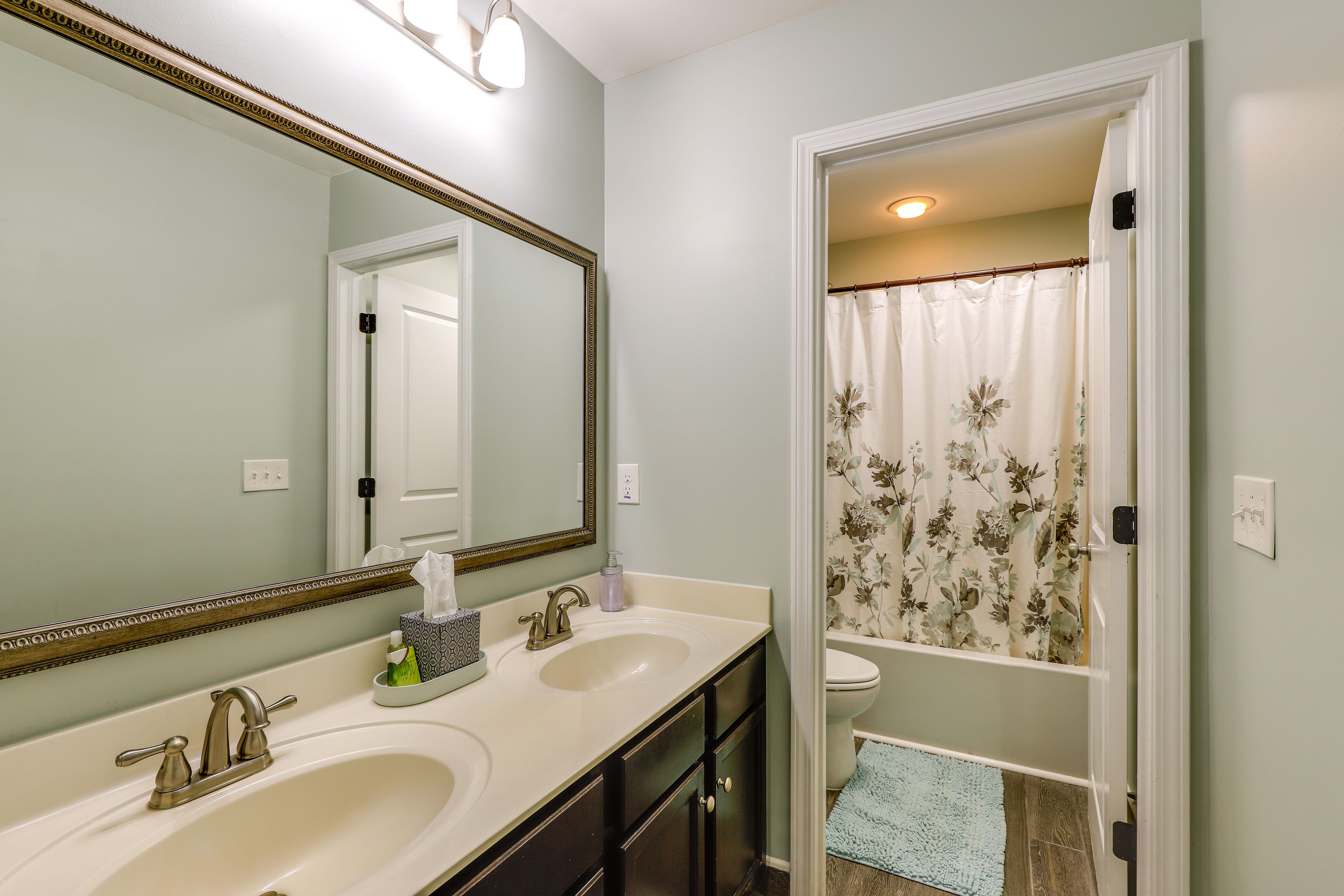 Full Bathroom