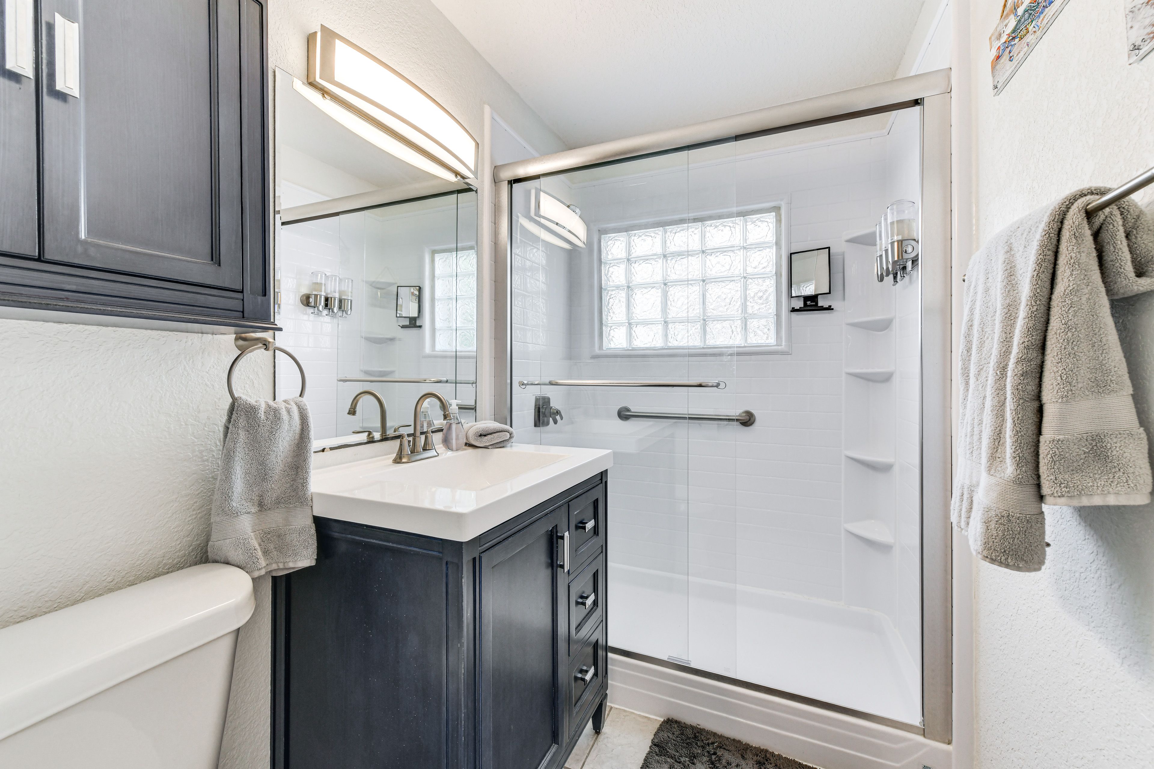 Full Bathroom | Complimentary Toiletries