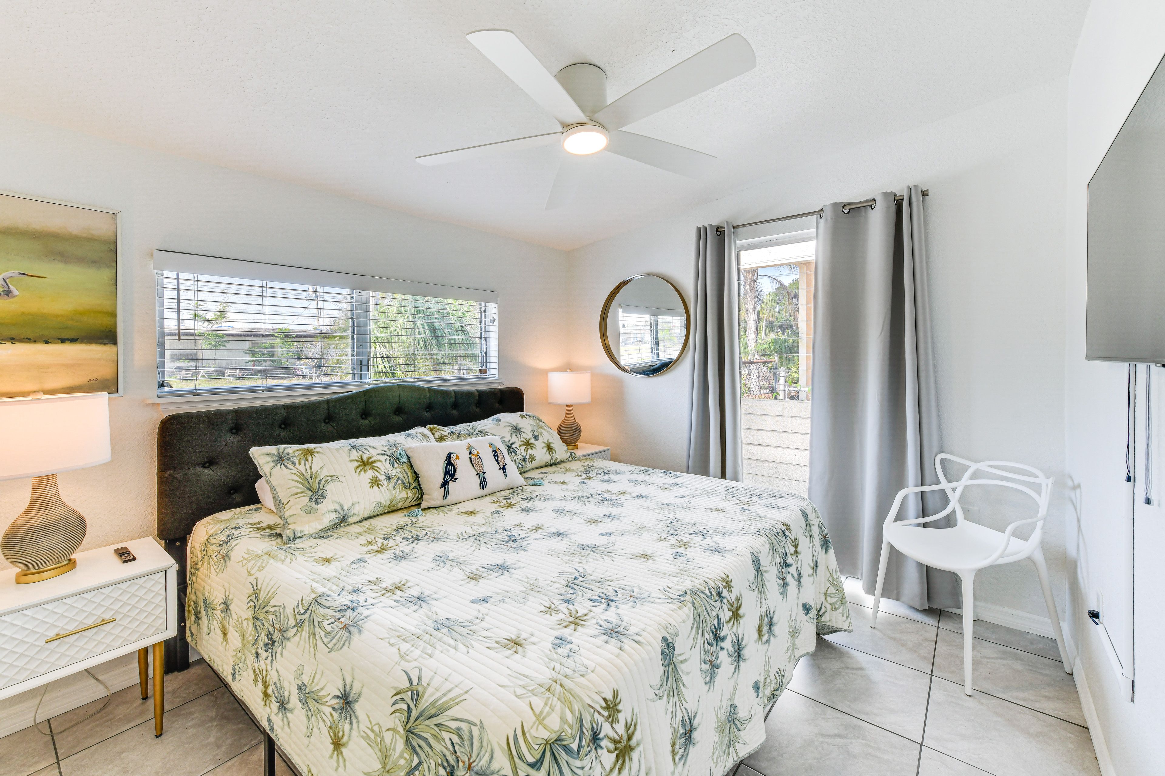Bedroom 2 | King Bed