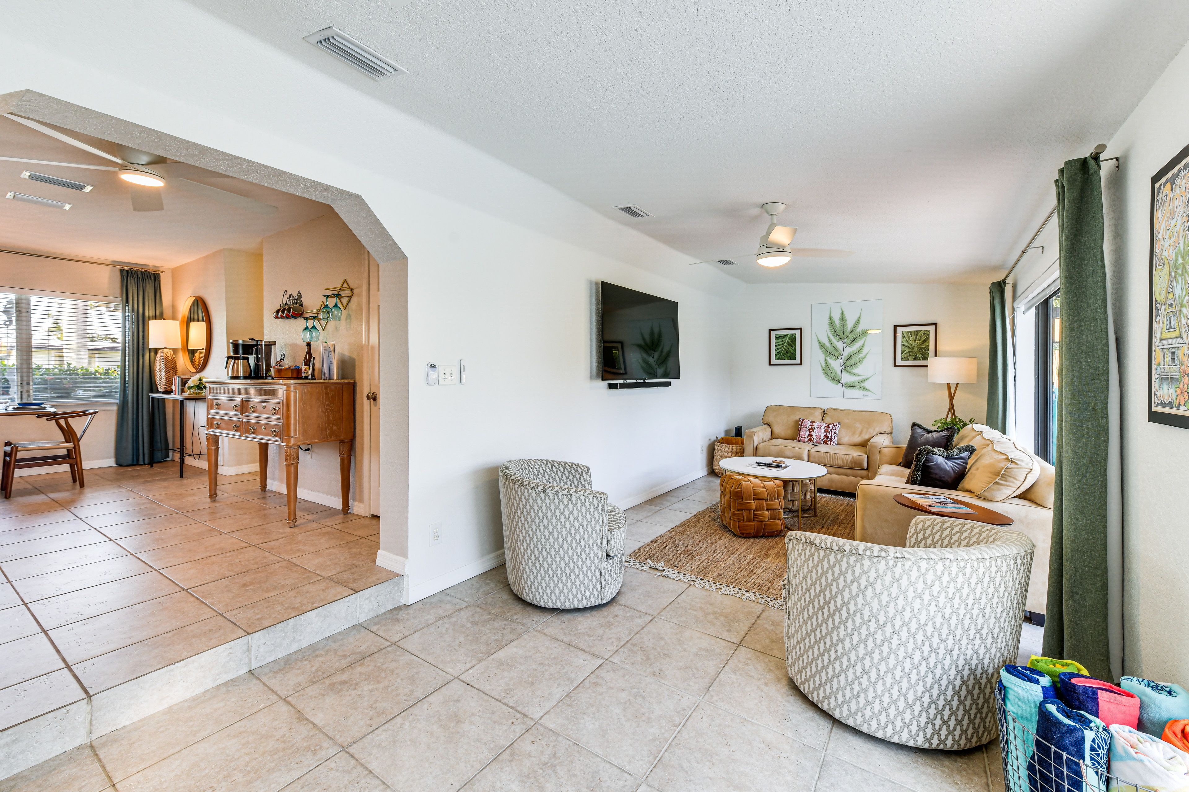 Den | Smart TV | Lanai Access