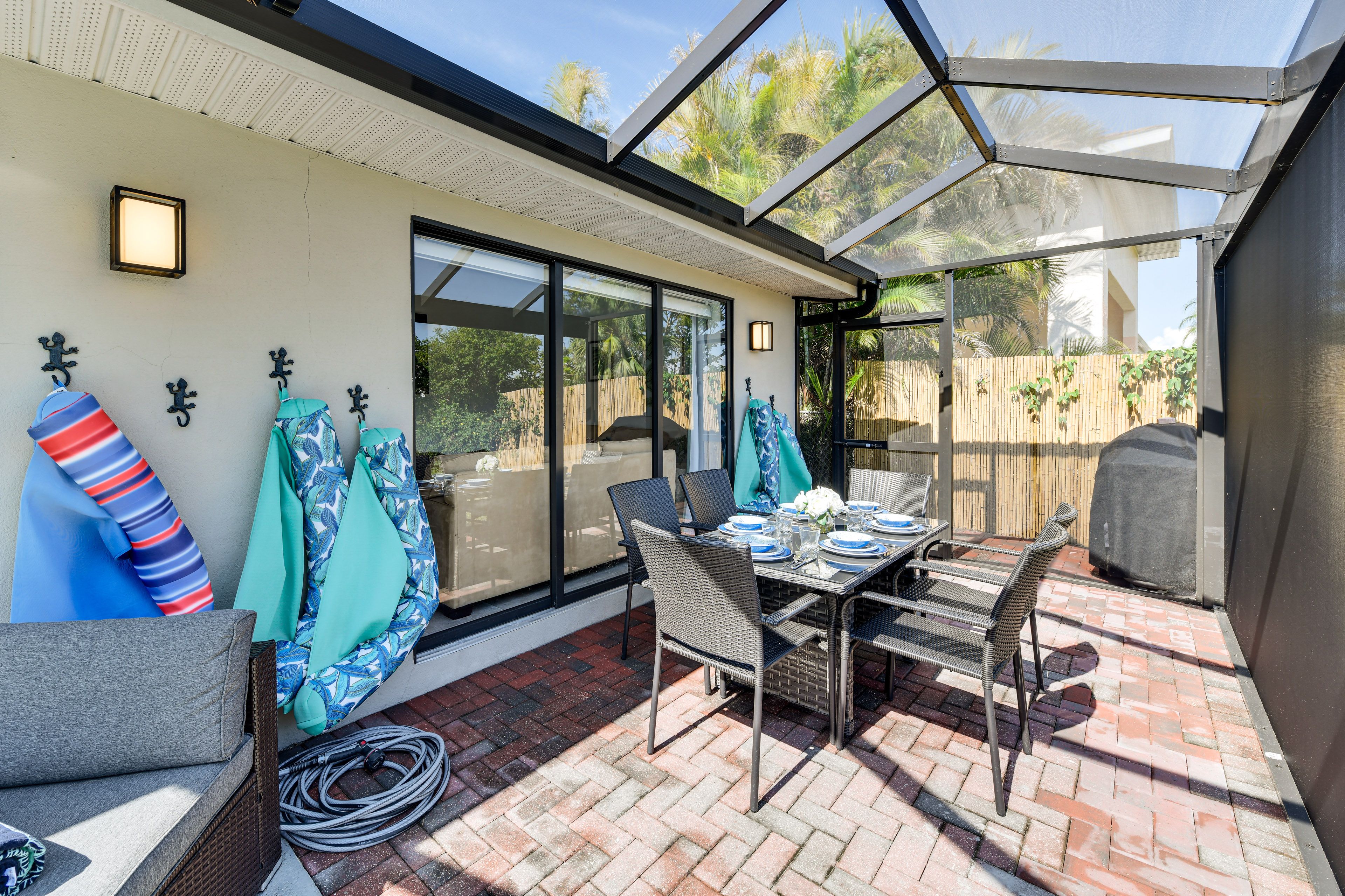 Screened Lanai | Outdoor Dining | Gas Grill