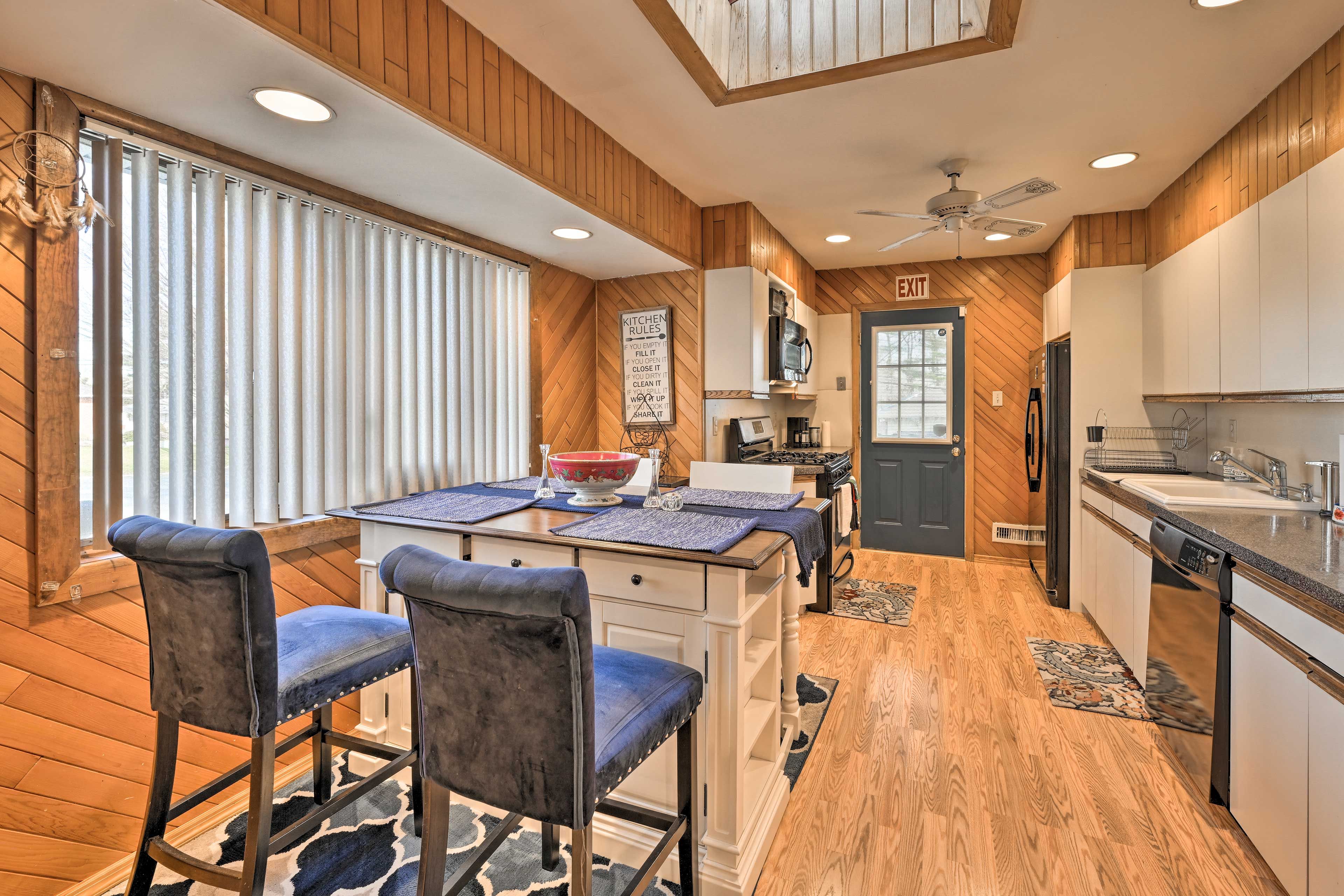 Kitchen & Dining Area | Dishware & Flatware Provided | Cooking Basics | Spices