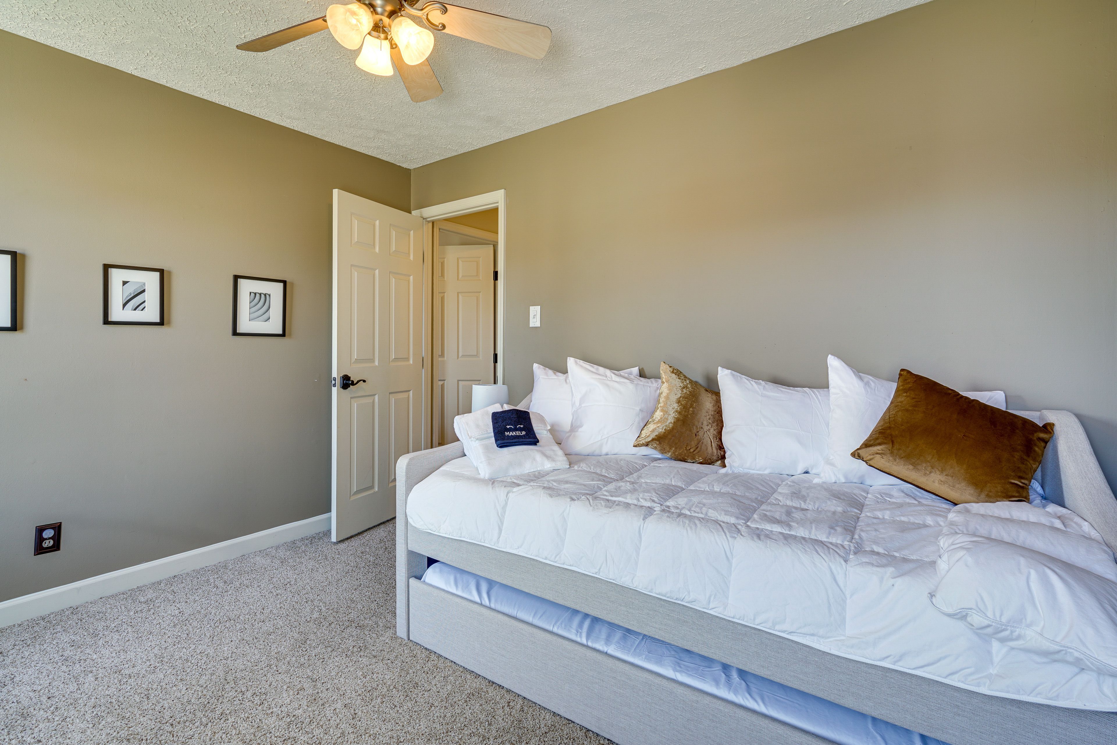 Bedroom 4 | 2nd Floor | Twin Daybed w/ Twin Trundle