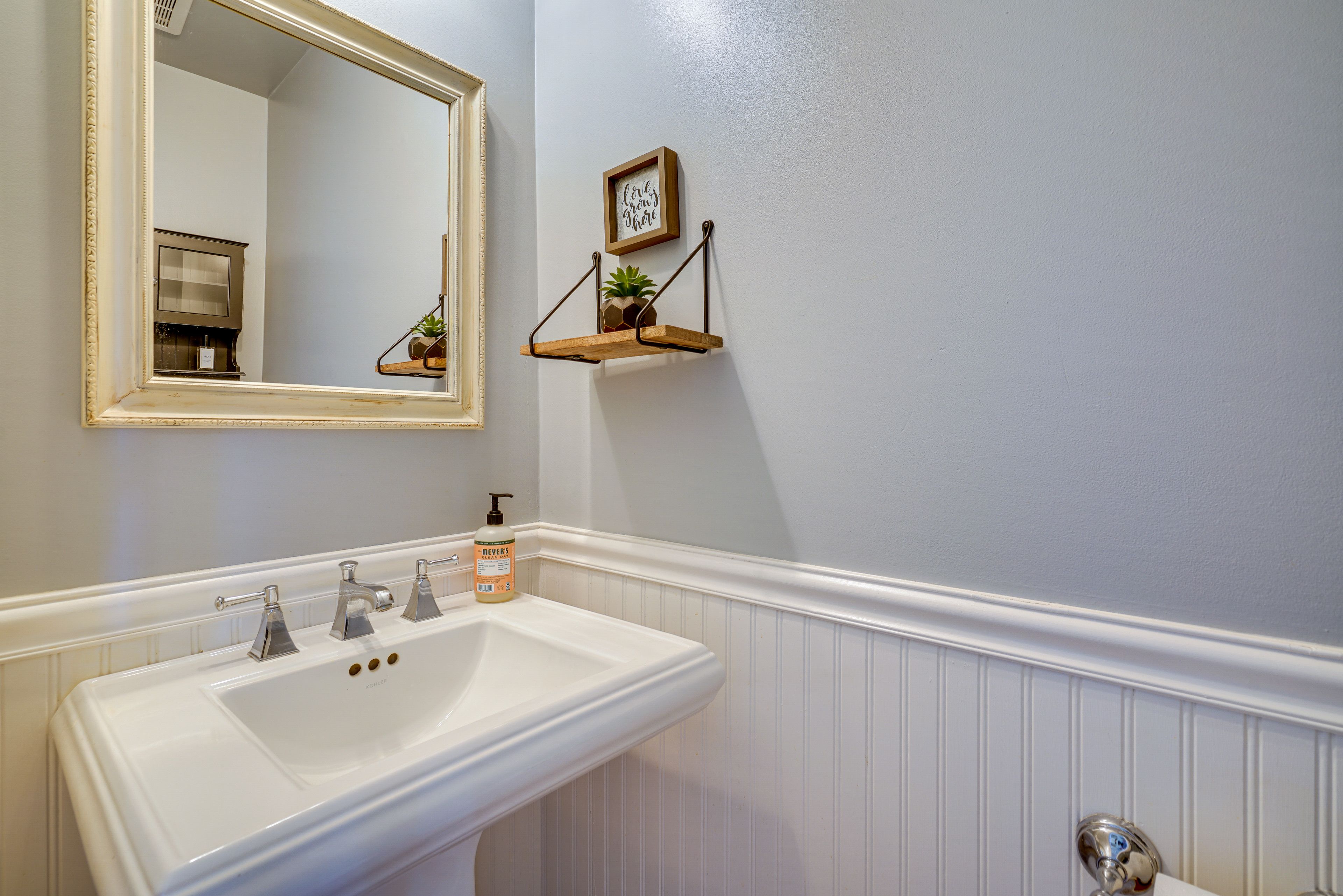 Half Bathroom | 1st Floor