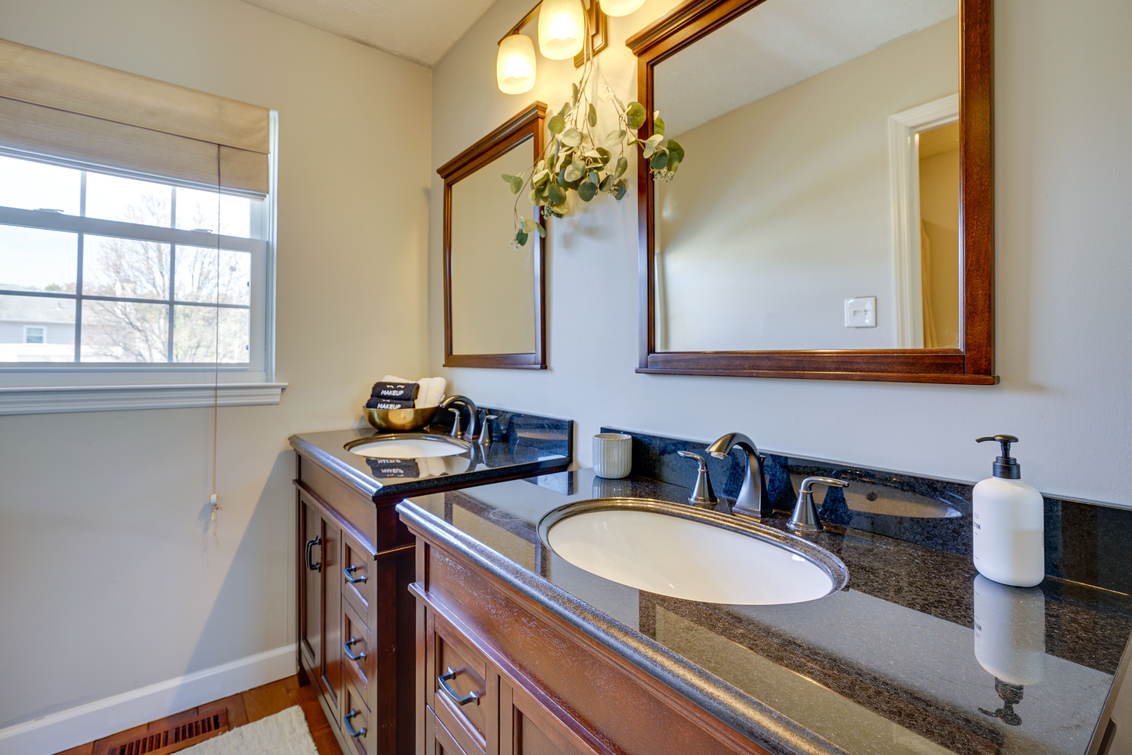 En-Suite Bathroom | 2nd Floor | Towels Provided