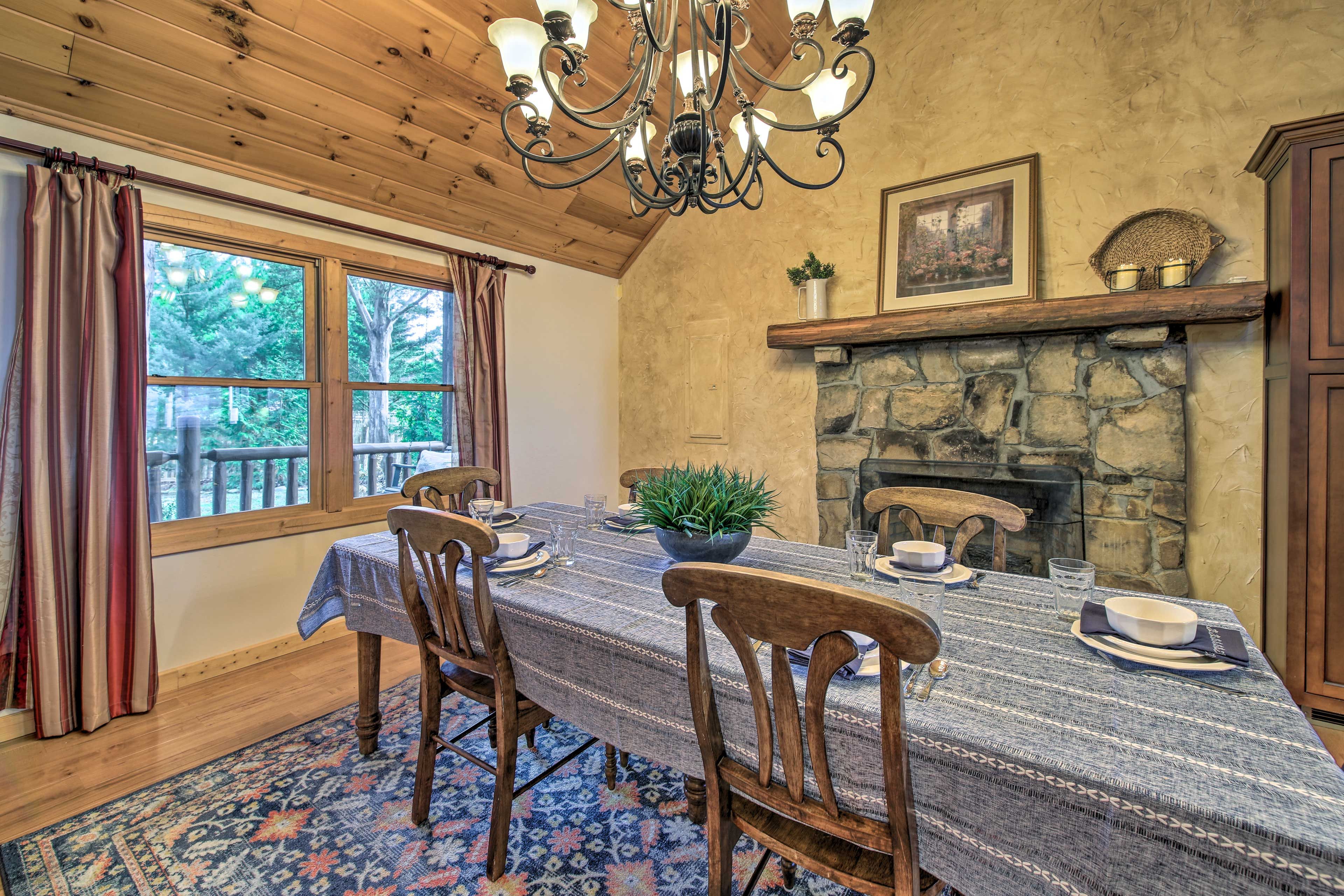 Dining Area | Child-Friendly Dishware Provided