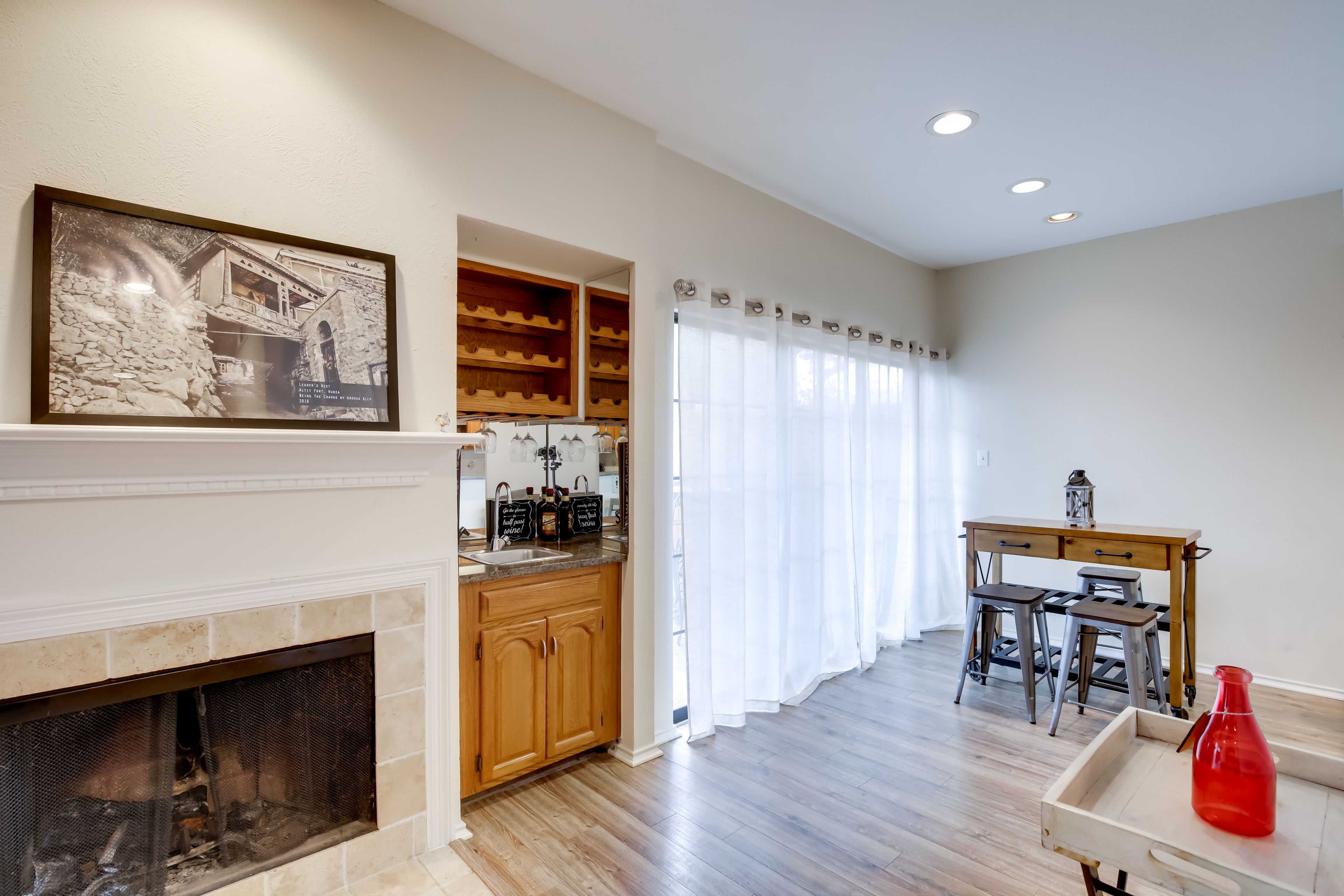 Wet Bar | Main Level