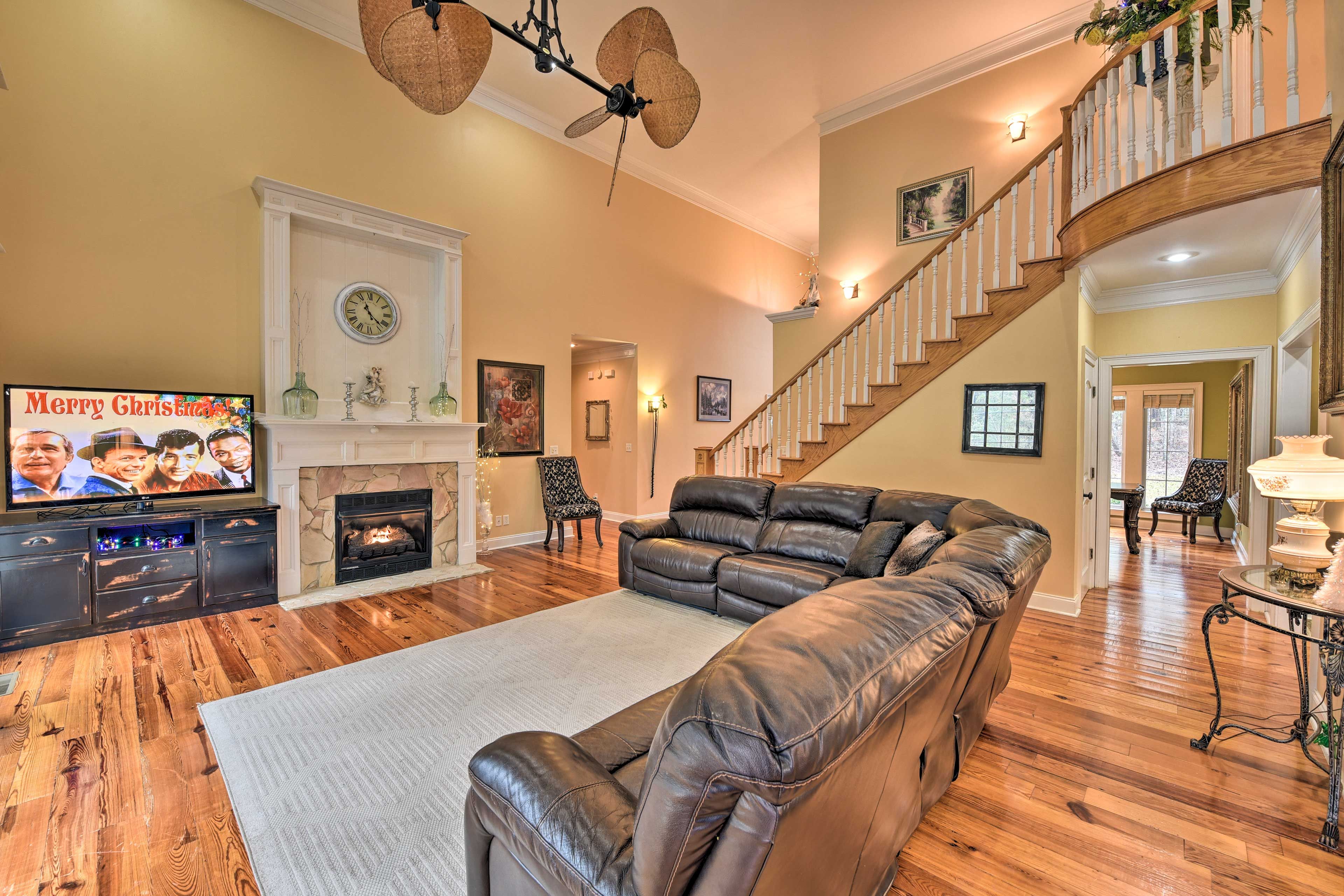 Living Room | Gas Fireplace | Smart TV | Free WiFi | 2-Story Home