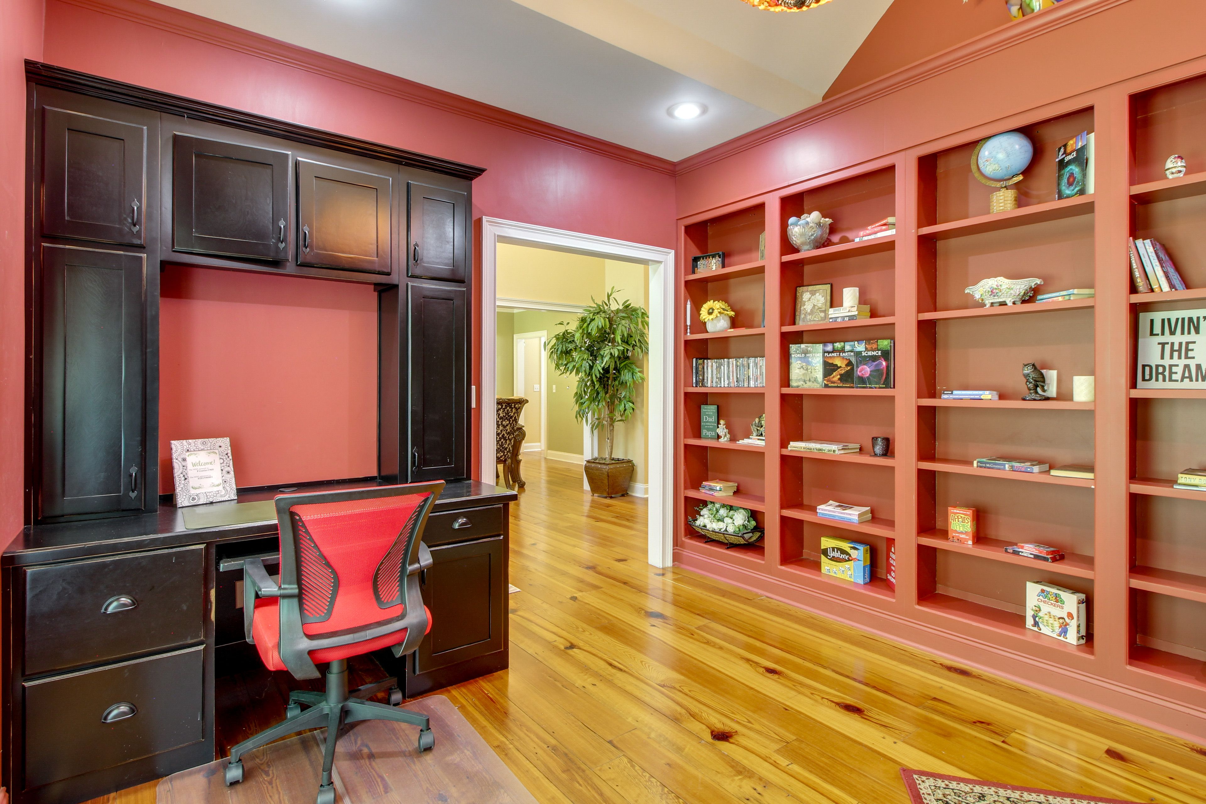 Office | Remote Work Friendly | Free WiFi