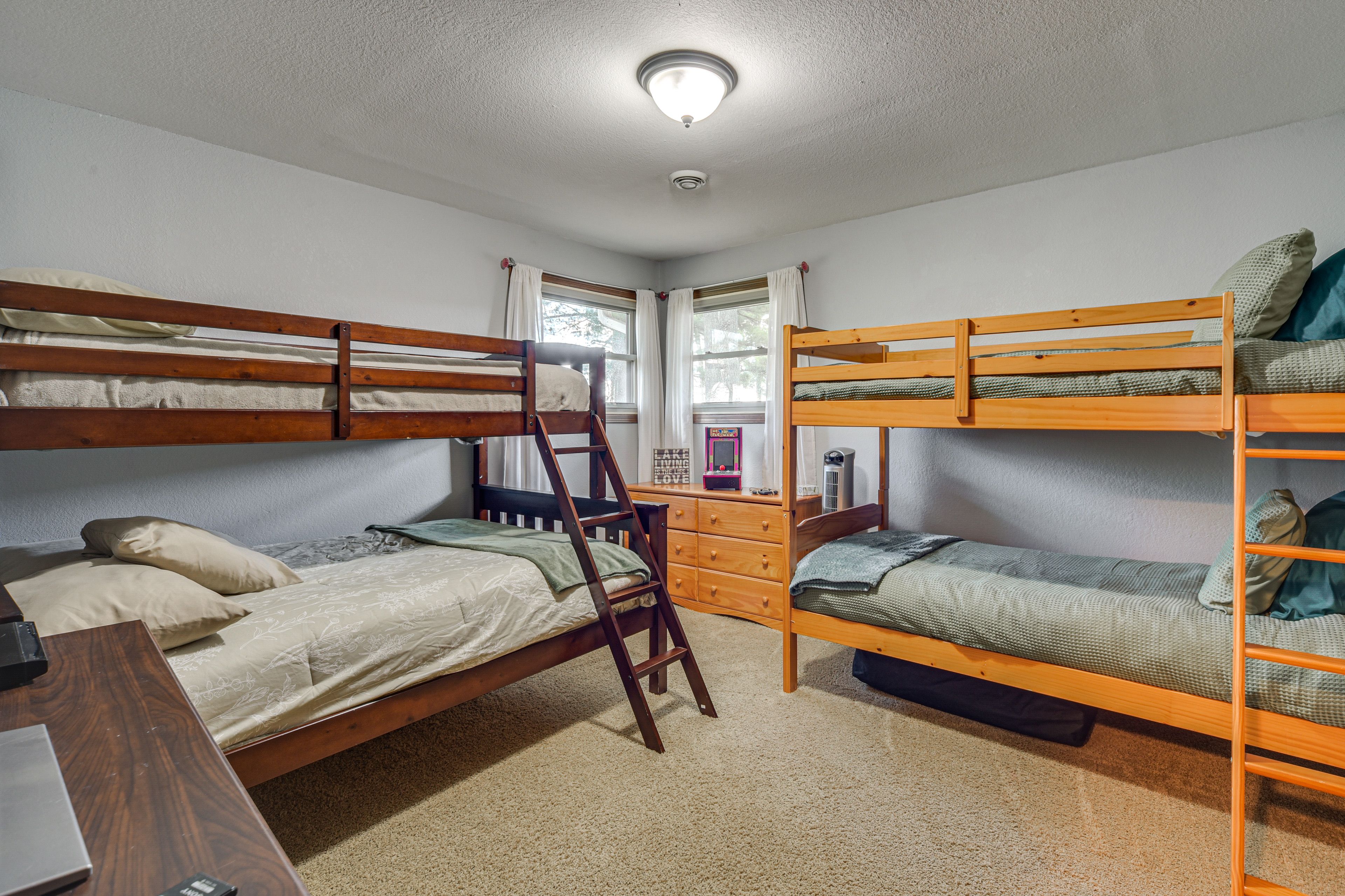 Bedroom 3 | Twin Bunk Bed | Twin/Full Bunk Bed