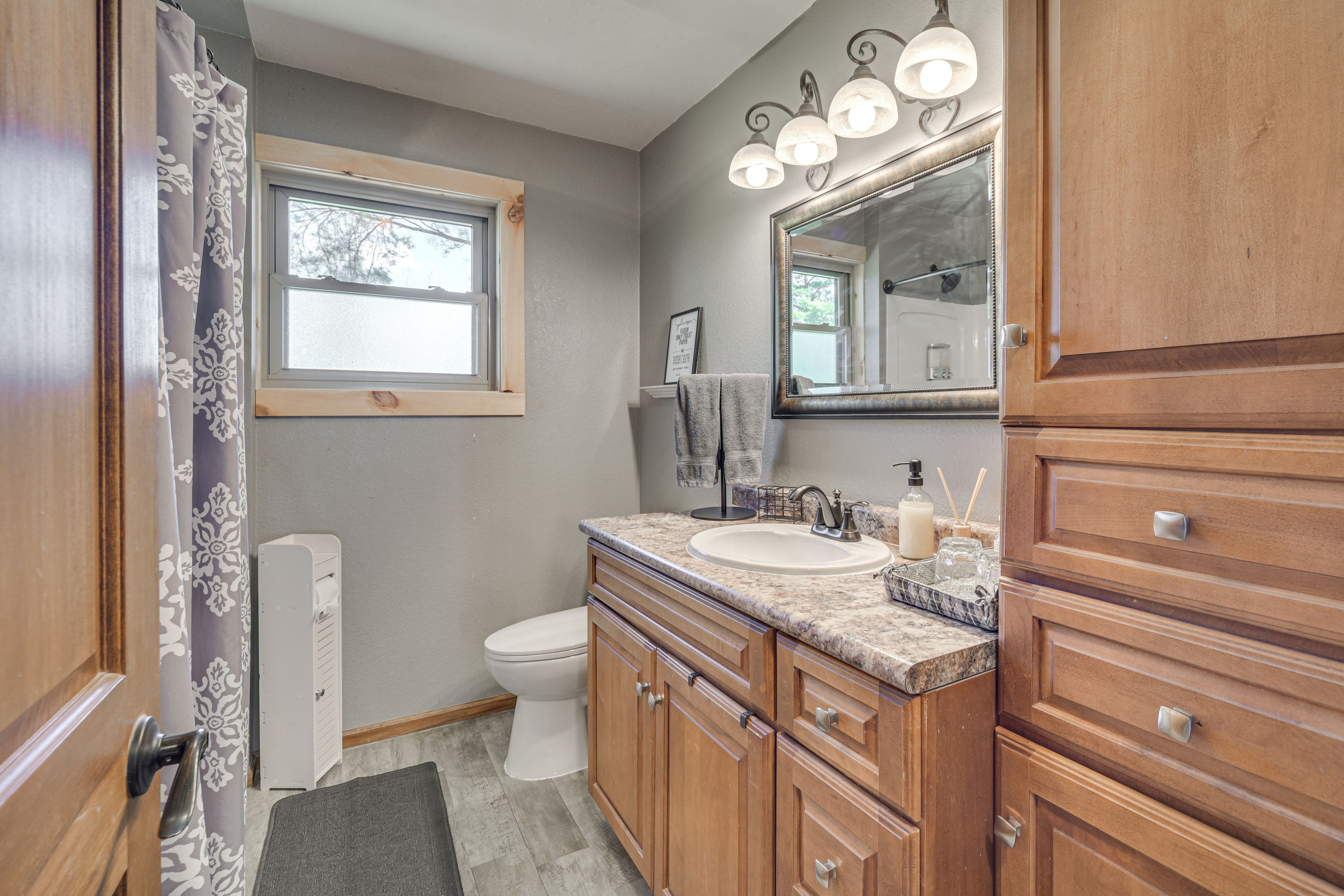 Full Bathroom